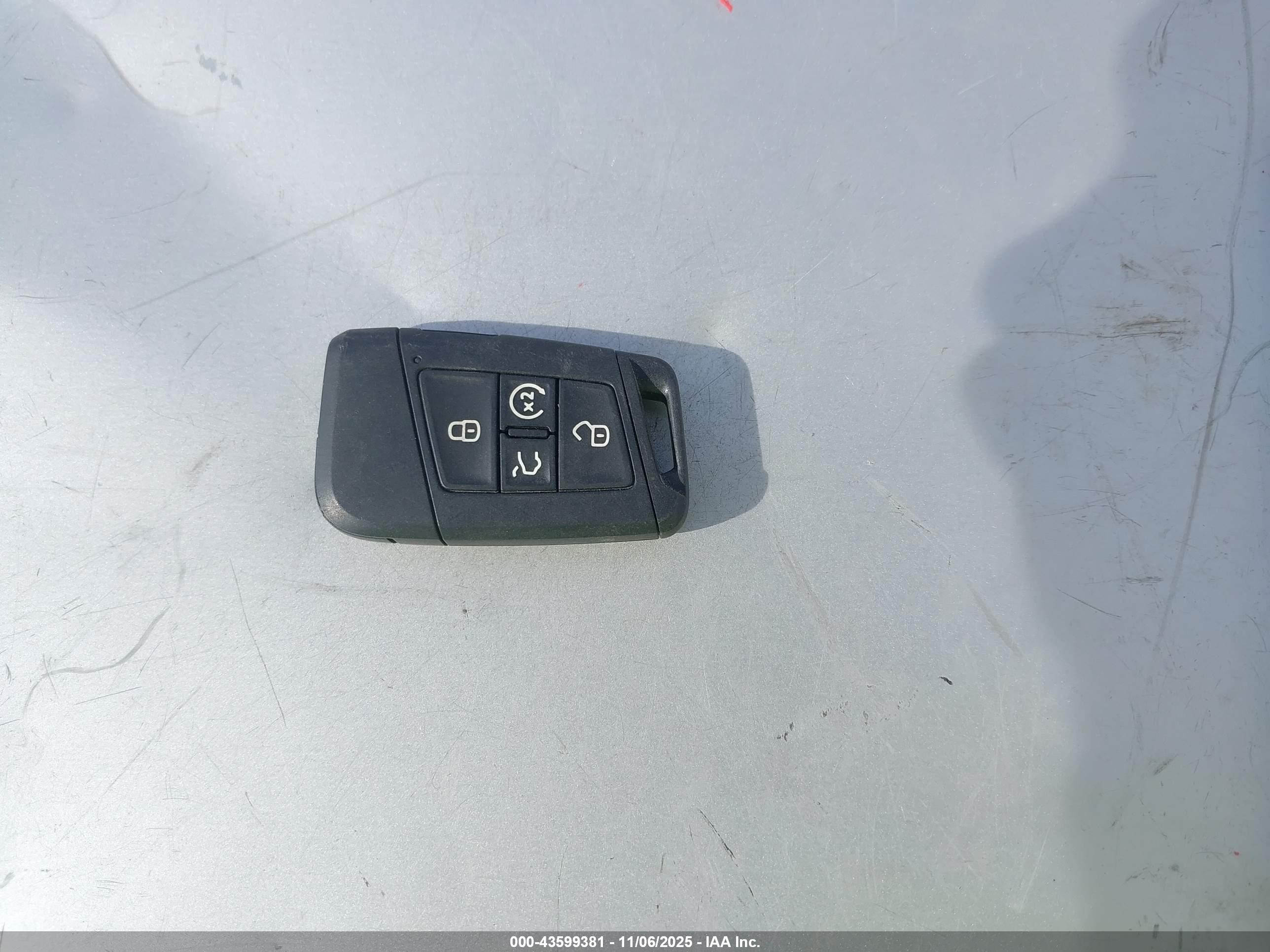 VOLKSWAGEN TIGUAN image 11