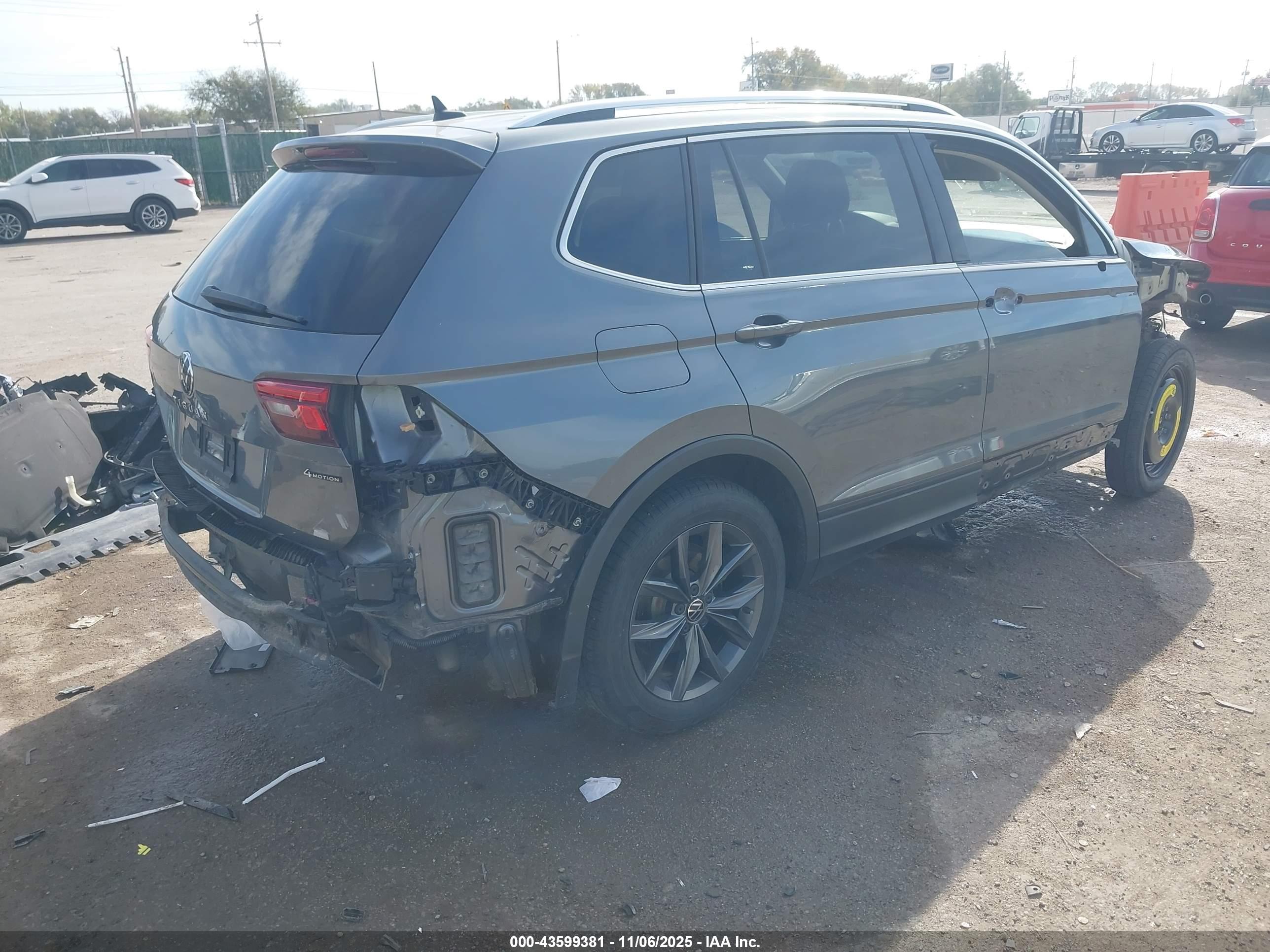 VOLKSWAGEN TIGUAN image 4