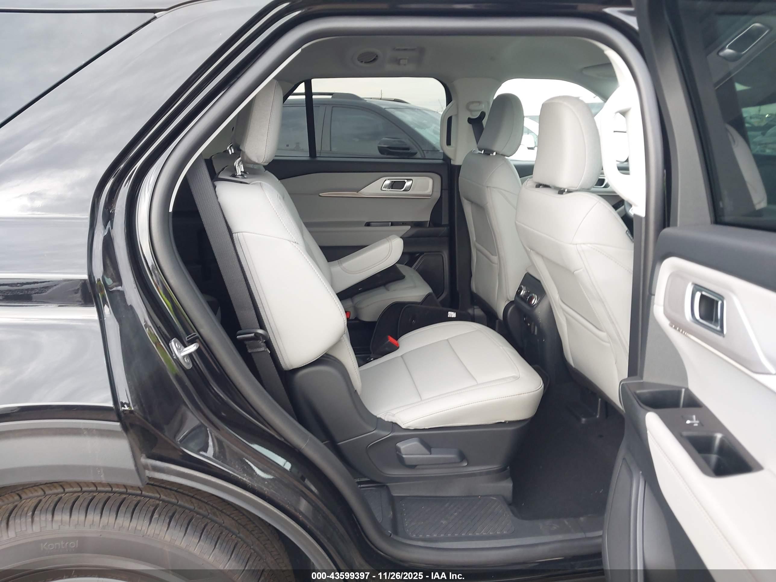 FORD EXPLORER image 8