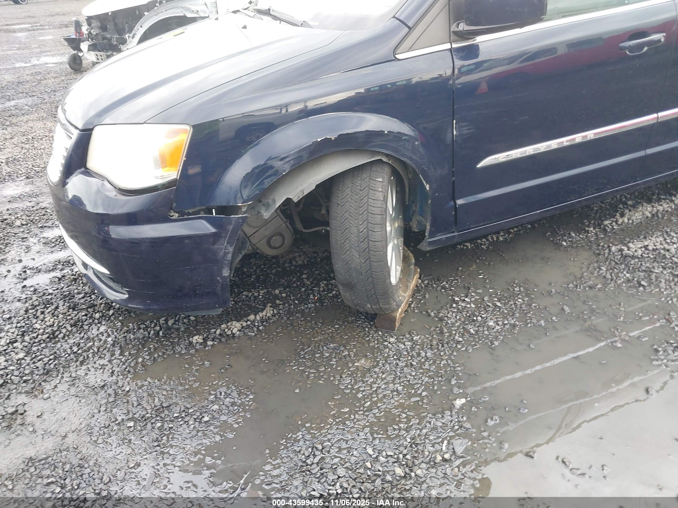 CHRYSLER TOWN image 6