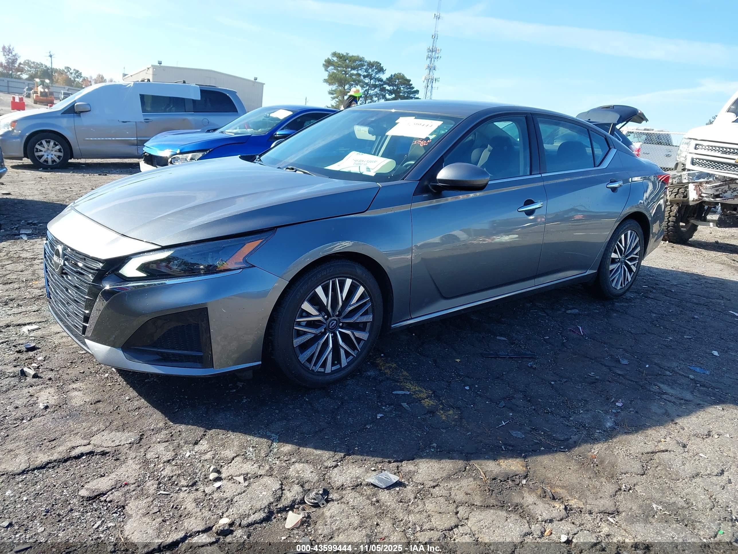 NISSAN ALTIMA image 2