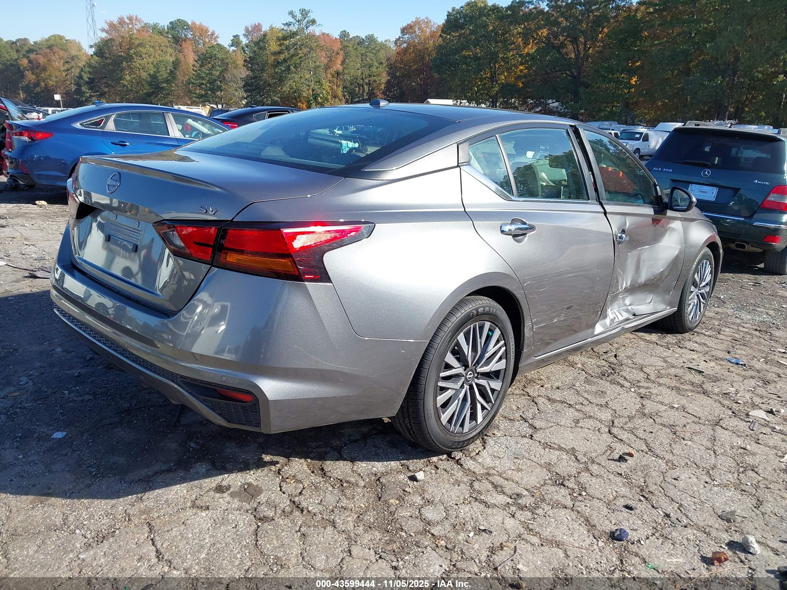 NISSAN ALTIMA image 4