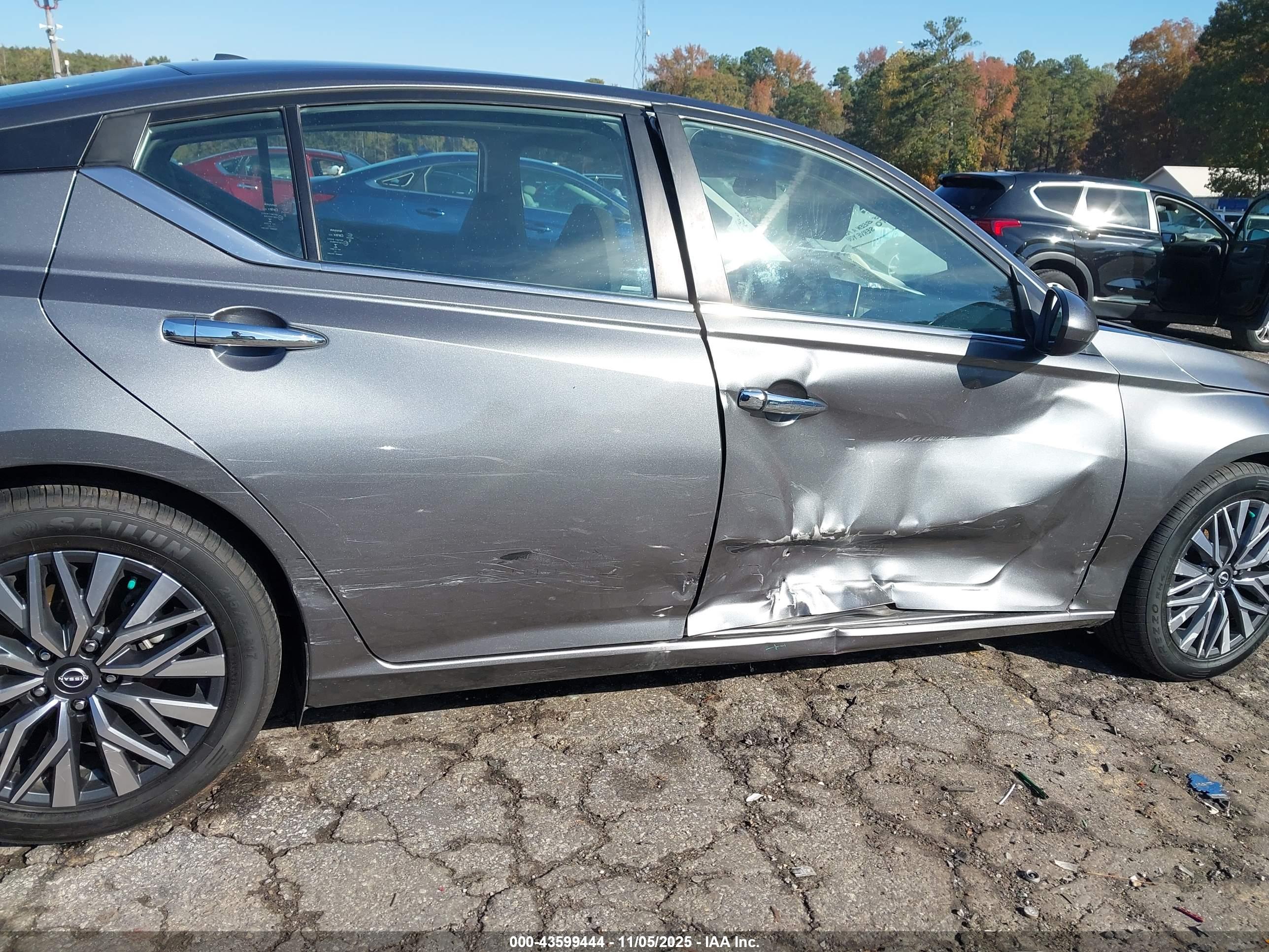 NISSAN ALTIMA image 6