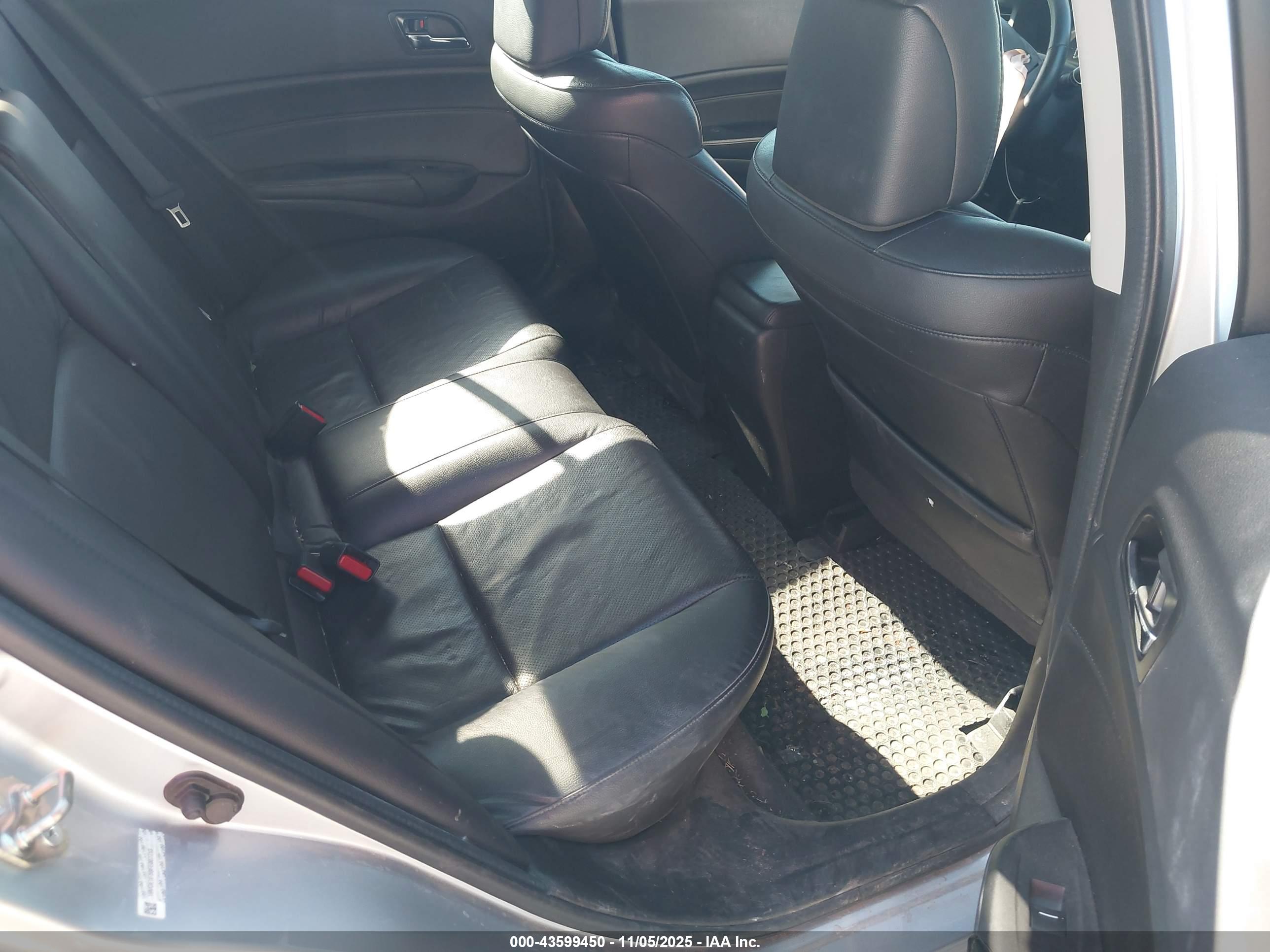 ACURA ILX image 8