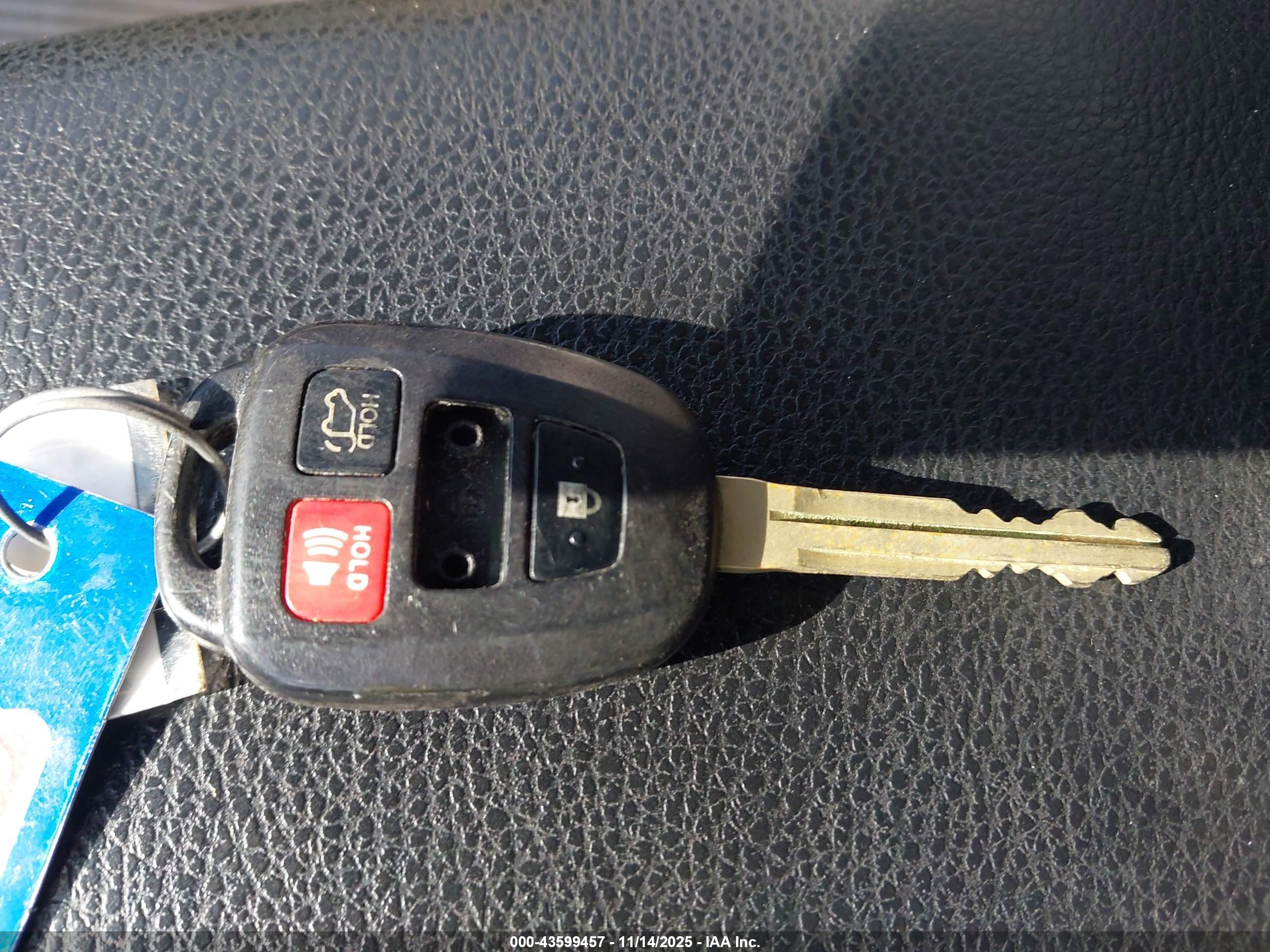 TOYOTA RAV4 image 11