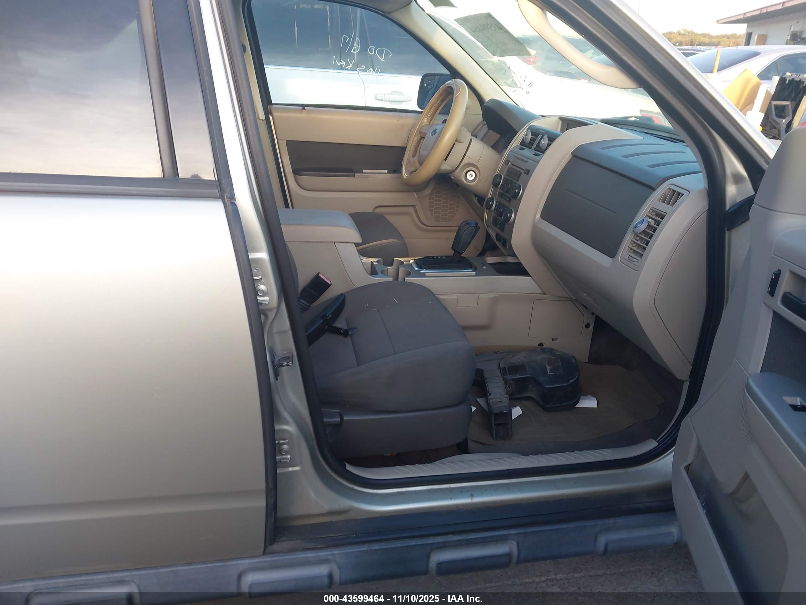 FORD ESCAPE image 5