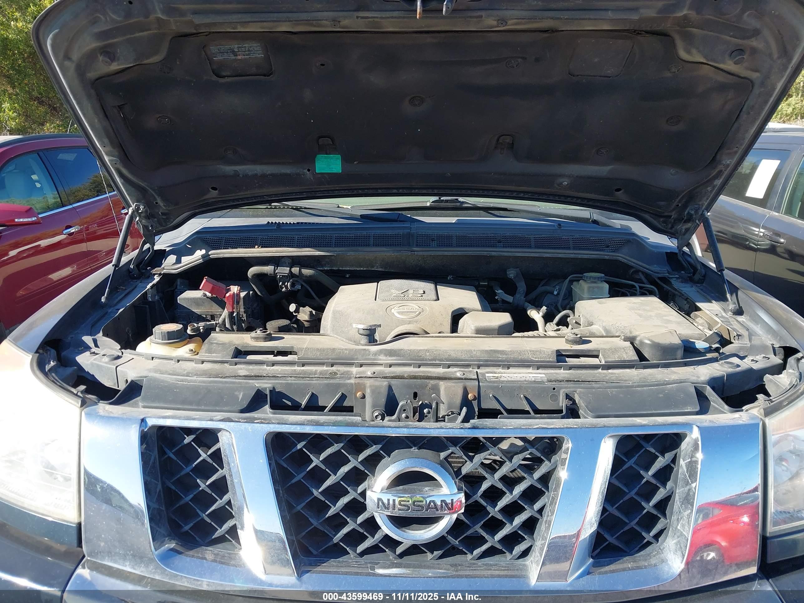 NISSAN TITAN image 10