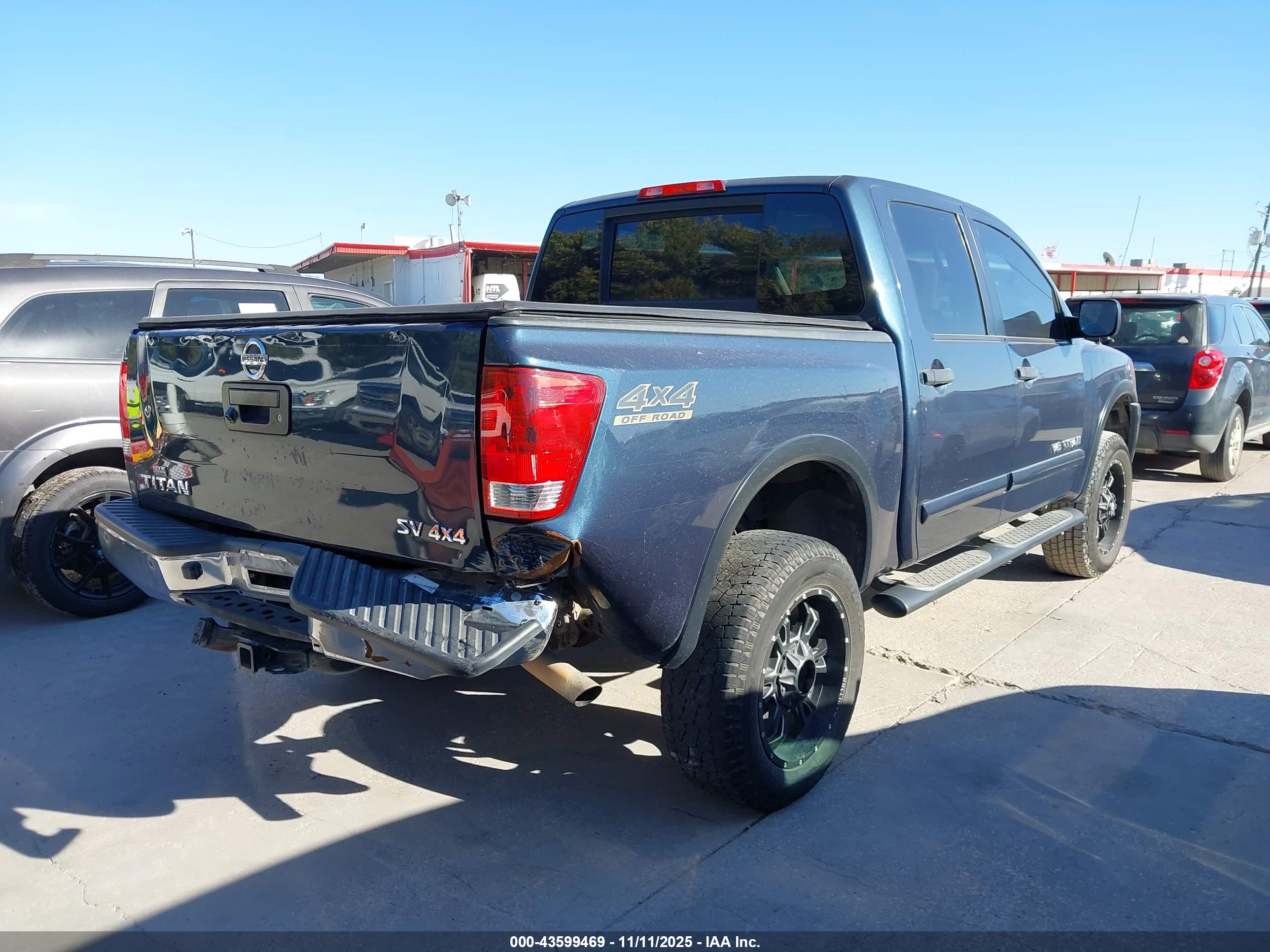 NISSAN TITAN image 4