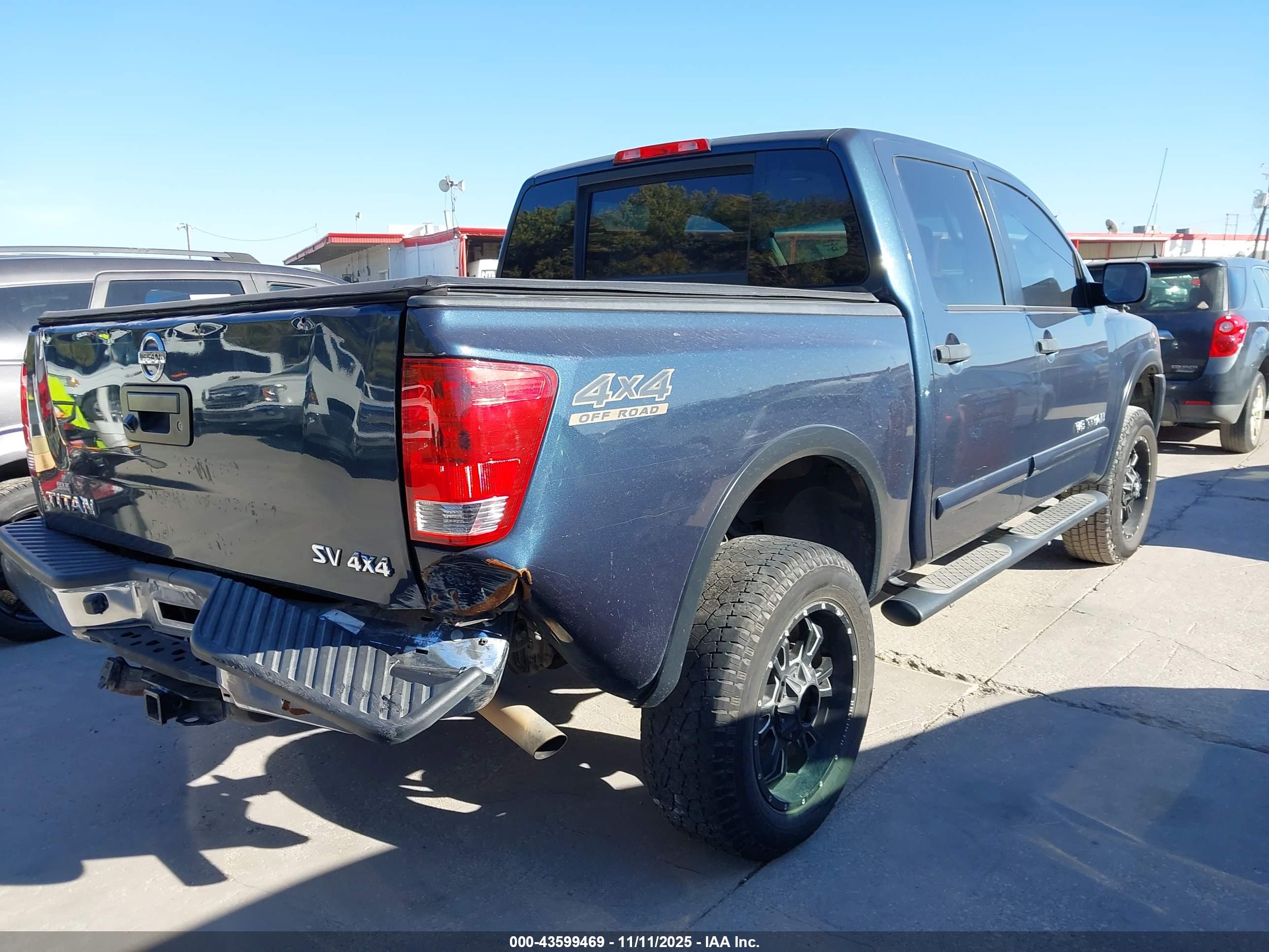 NISSAN TITAN image 6