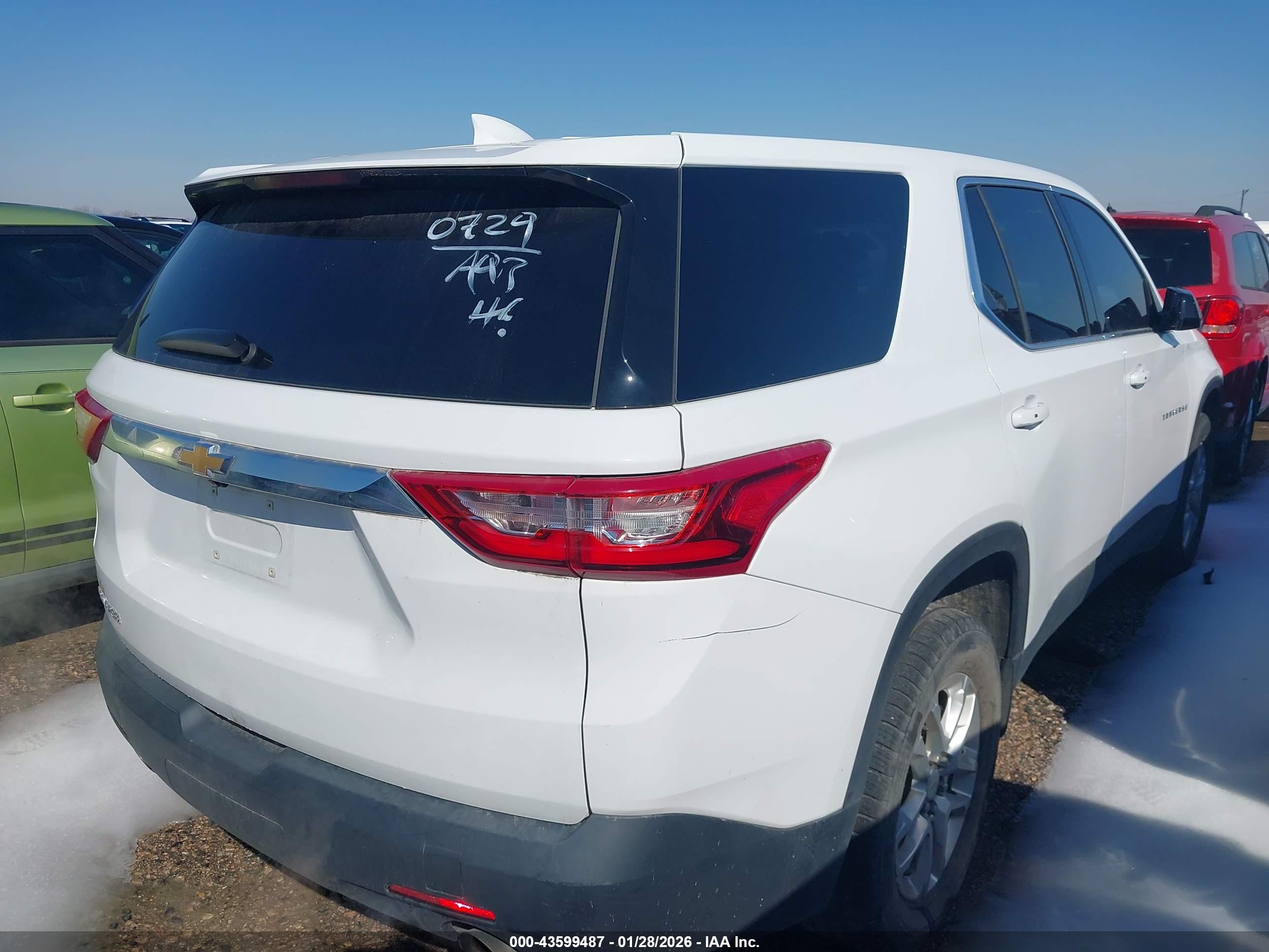 CHEVROLET TRAVERSE image 4