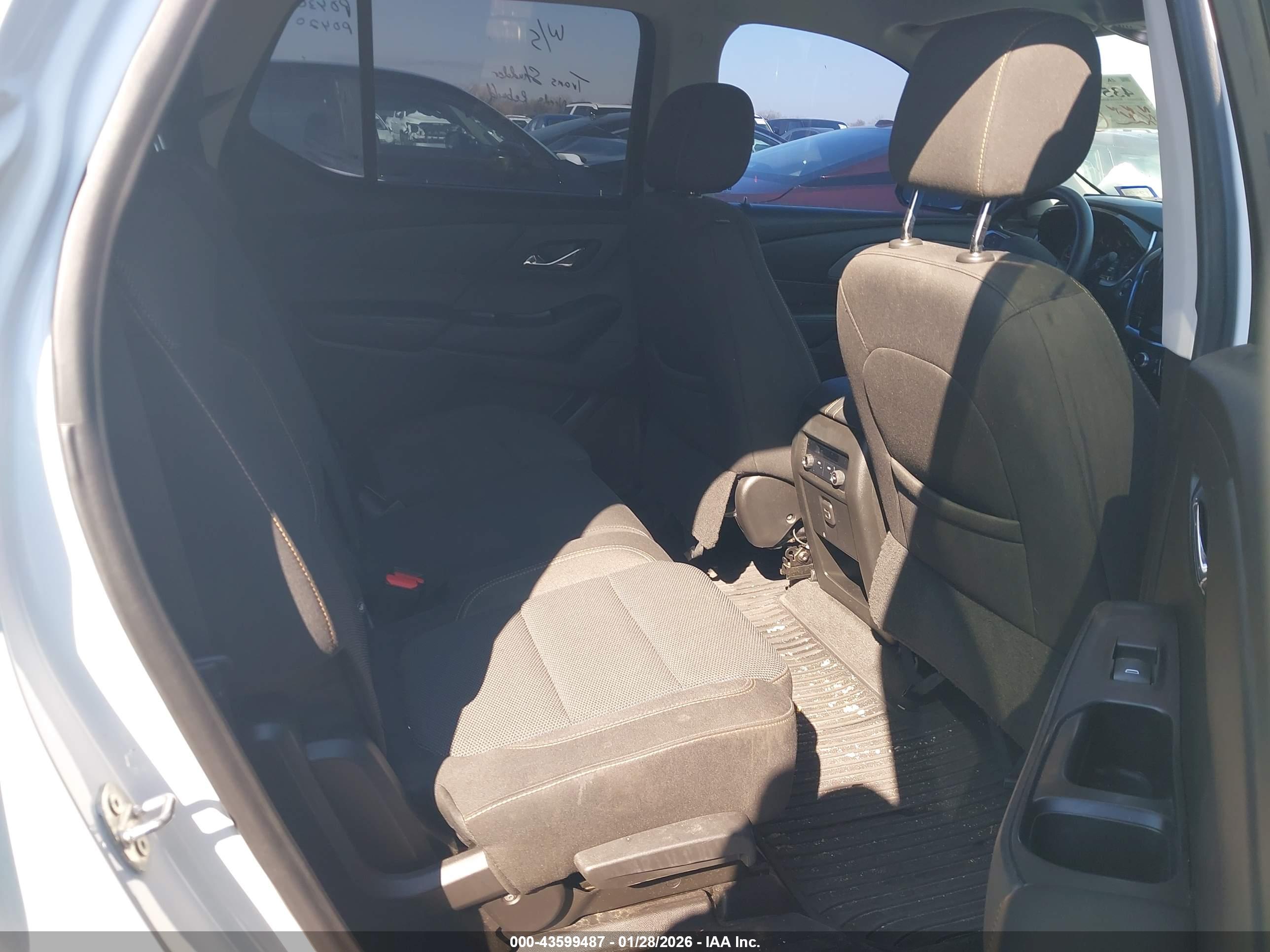CHEVROLET TRAVERSE image 8