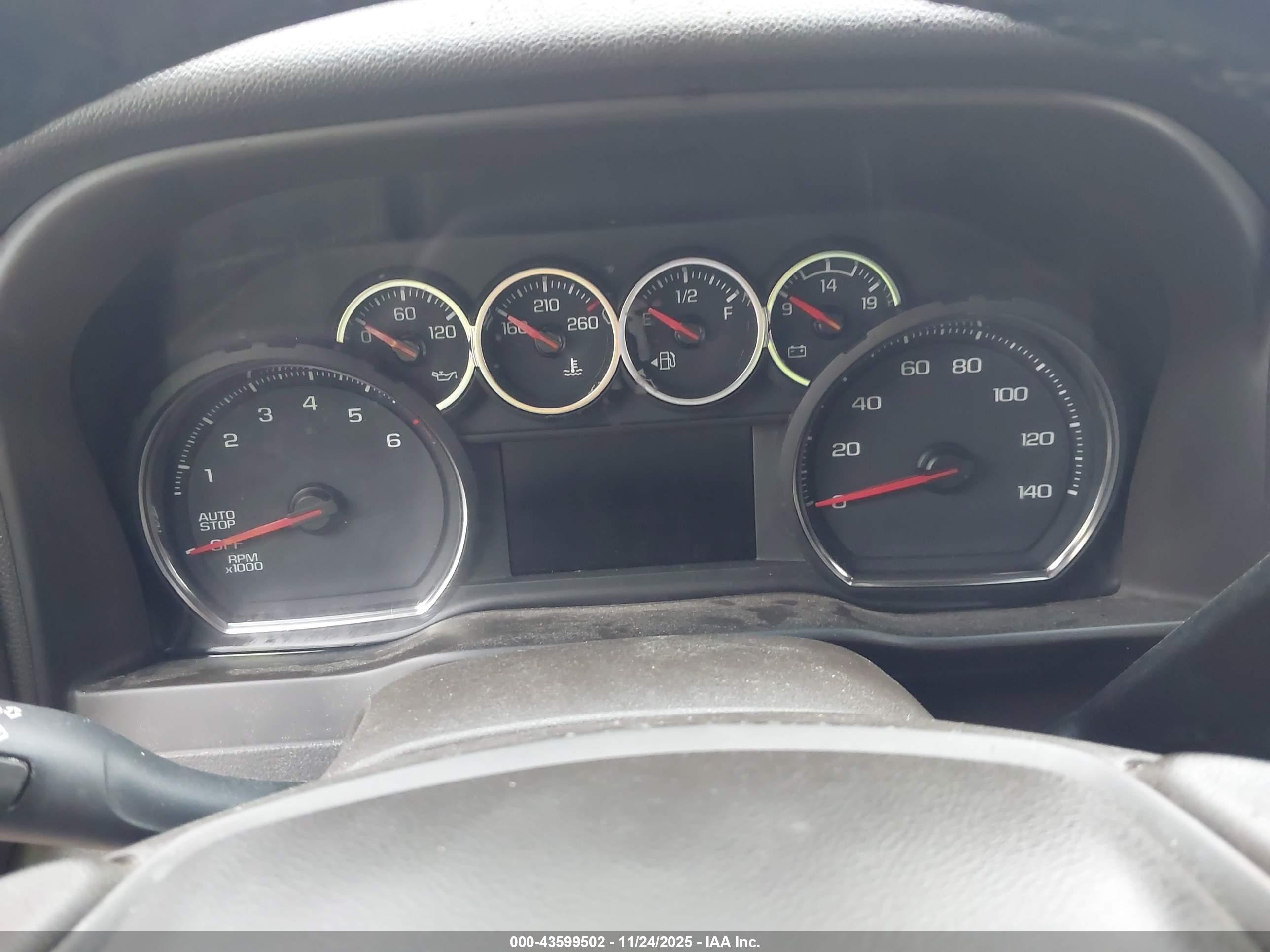 CHEVROLET SILVERADO image 7