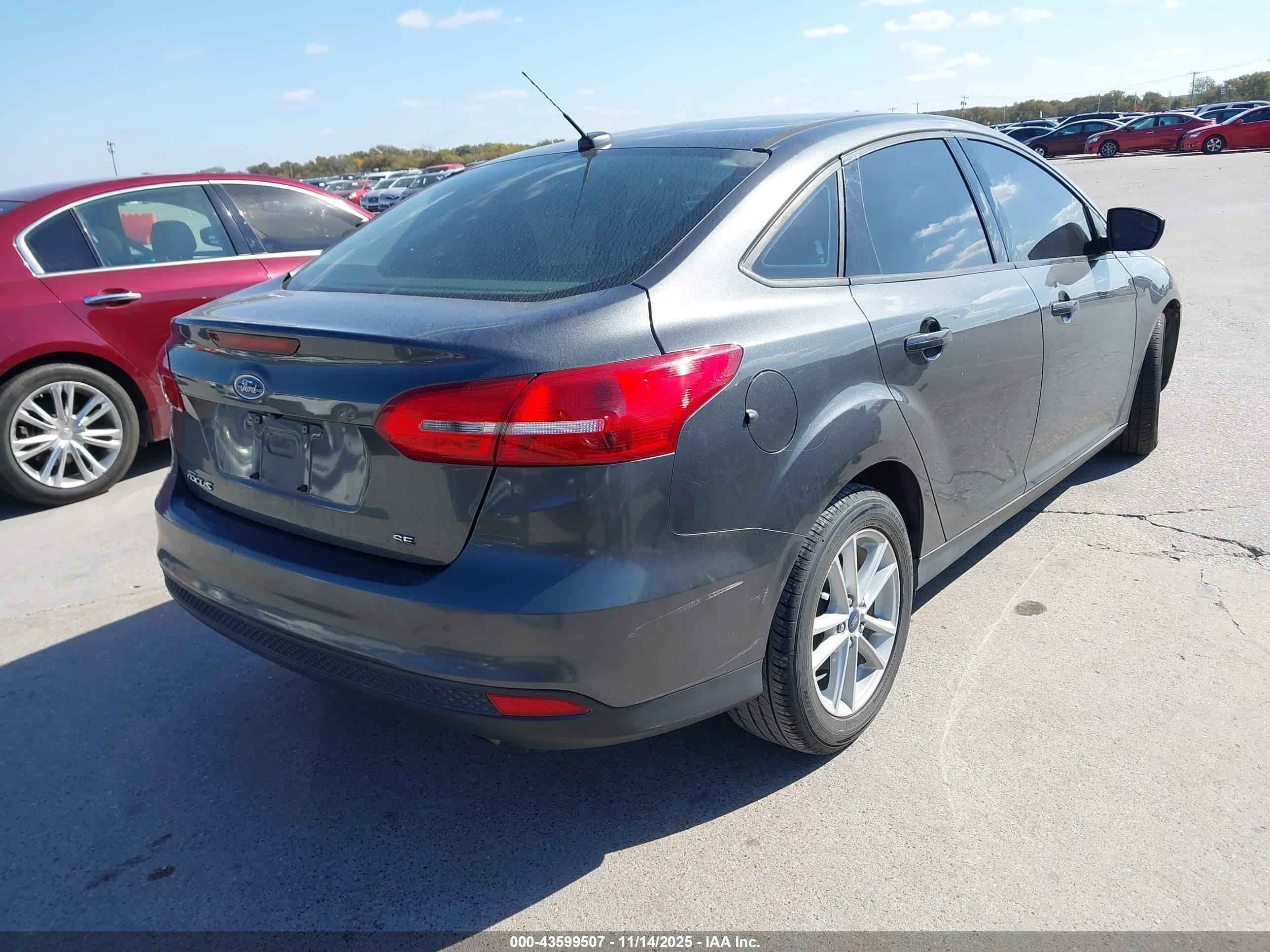 FORD FOCUS image 4