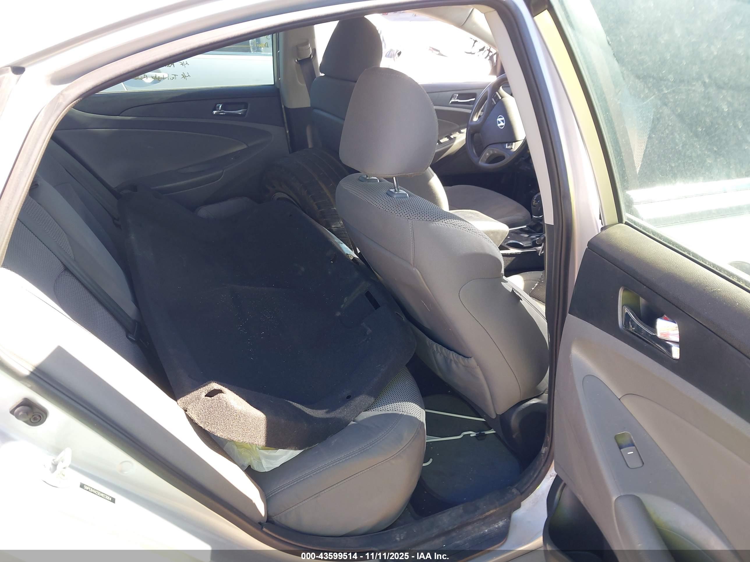 HYUNDAI SONATA image 8
