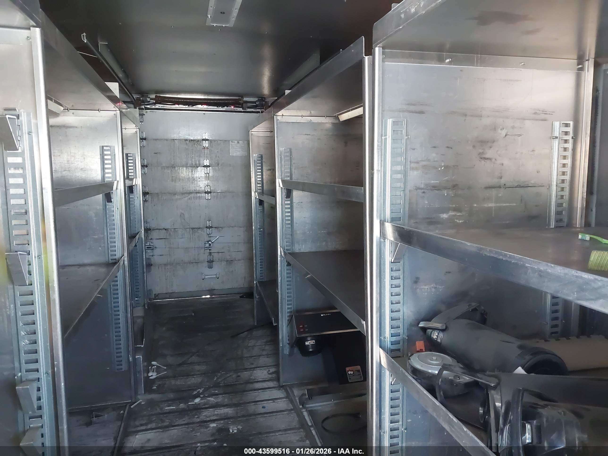 FREIGHTLINER MT45 image 8