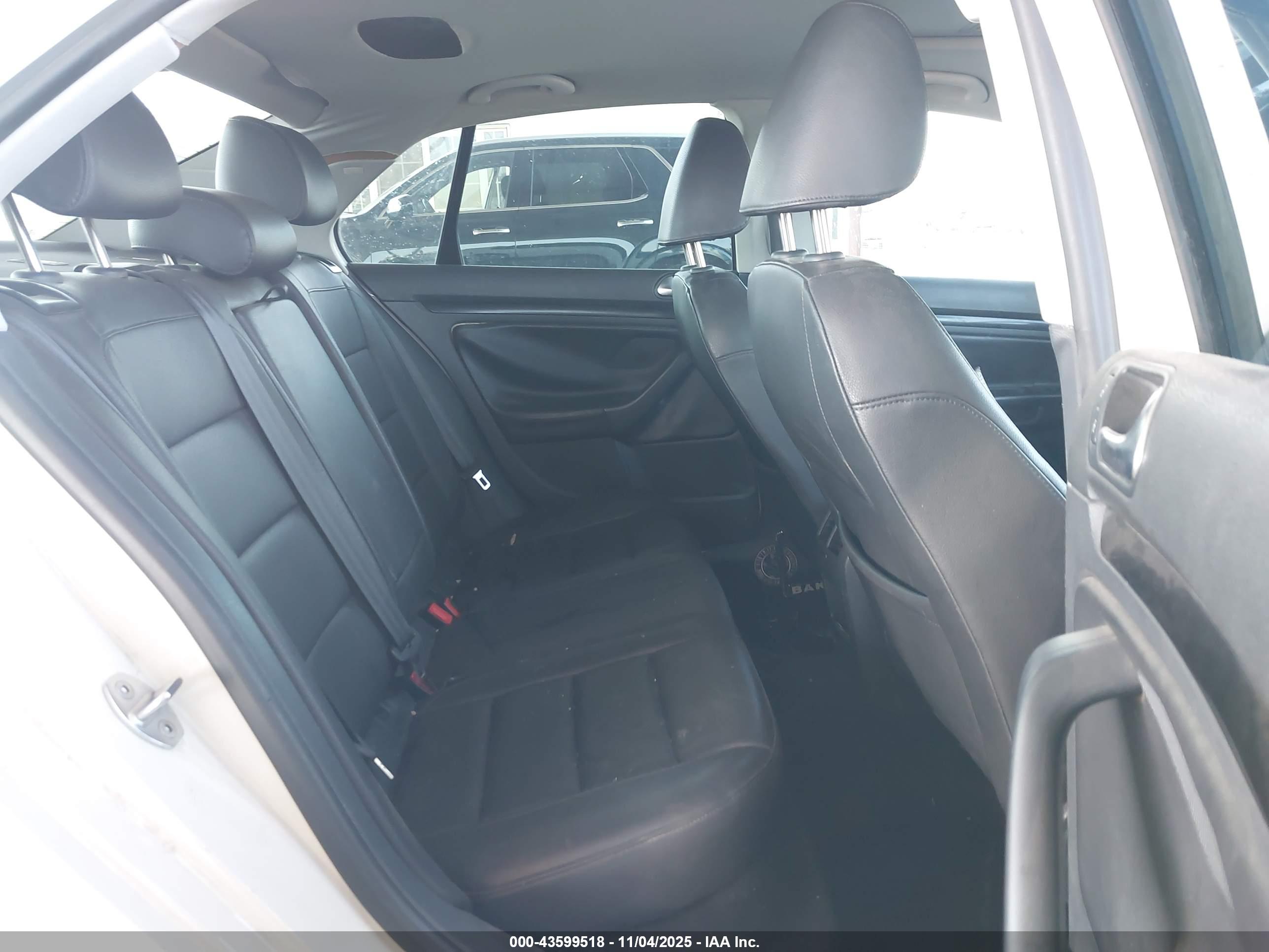 VOLKSWAGEN JETTA image 8