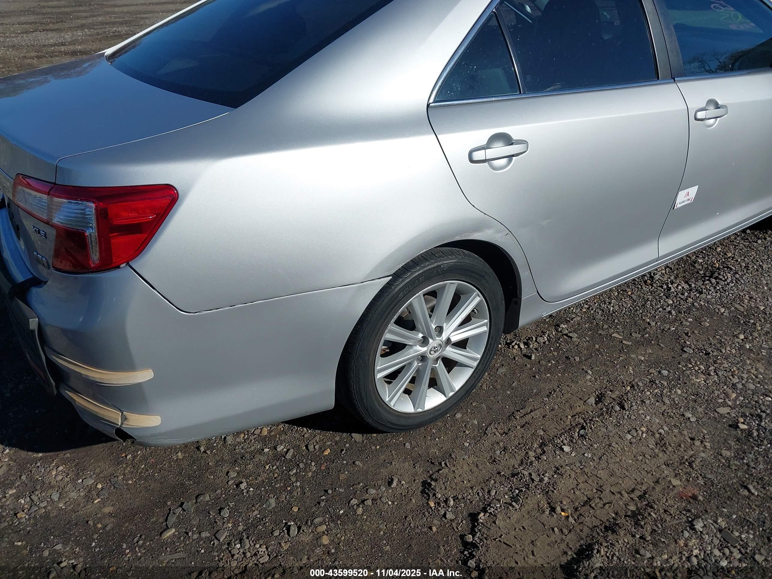 TOYOTA CAMRY image 6