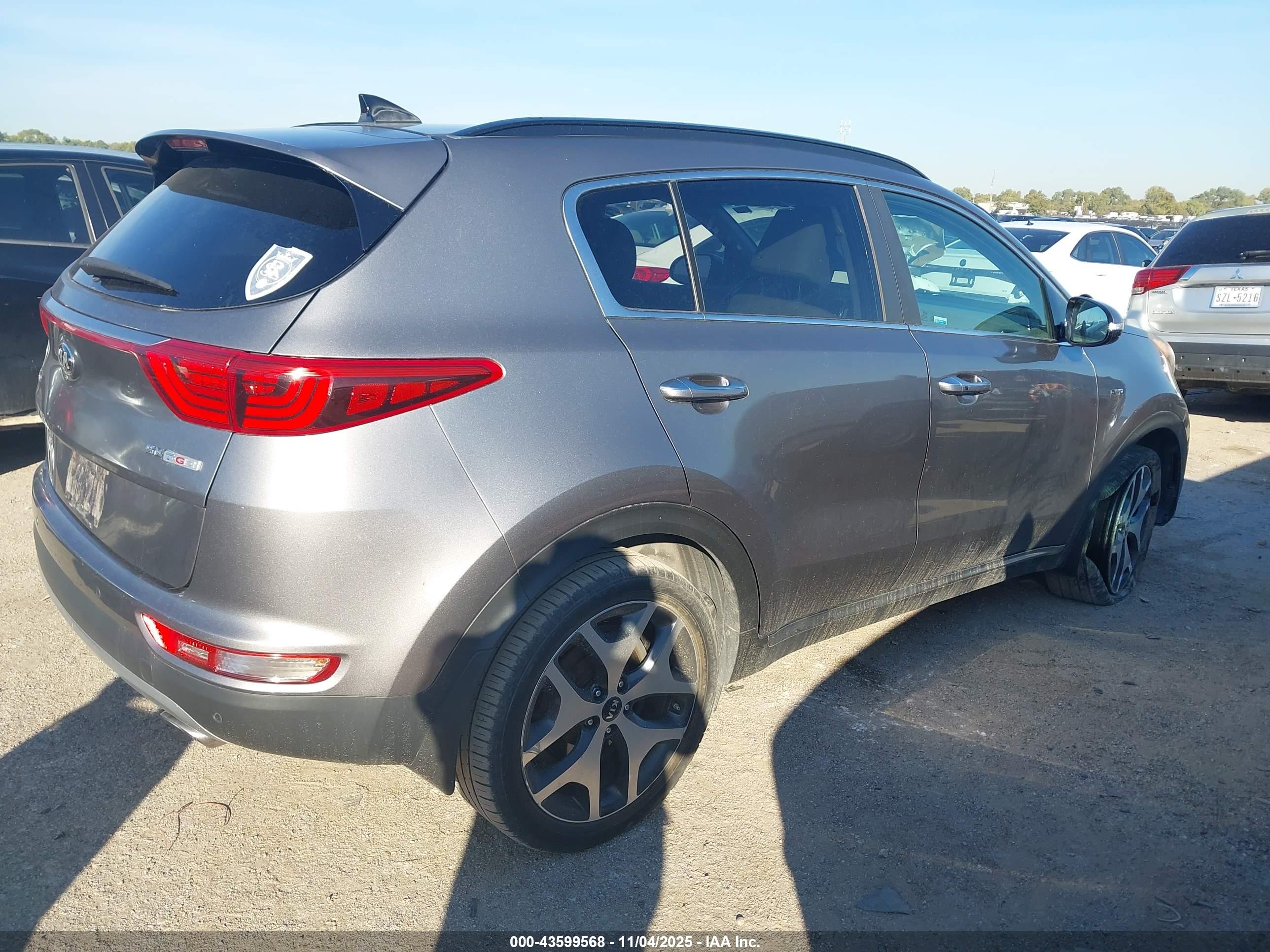 KIA SPORTAGE image 4