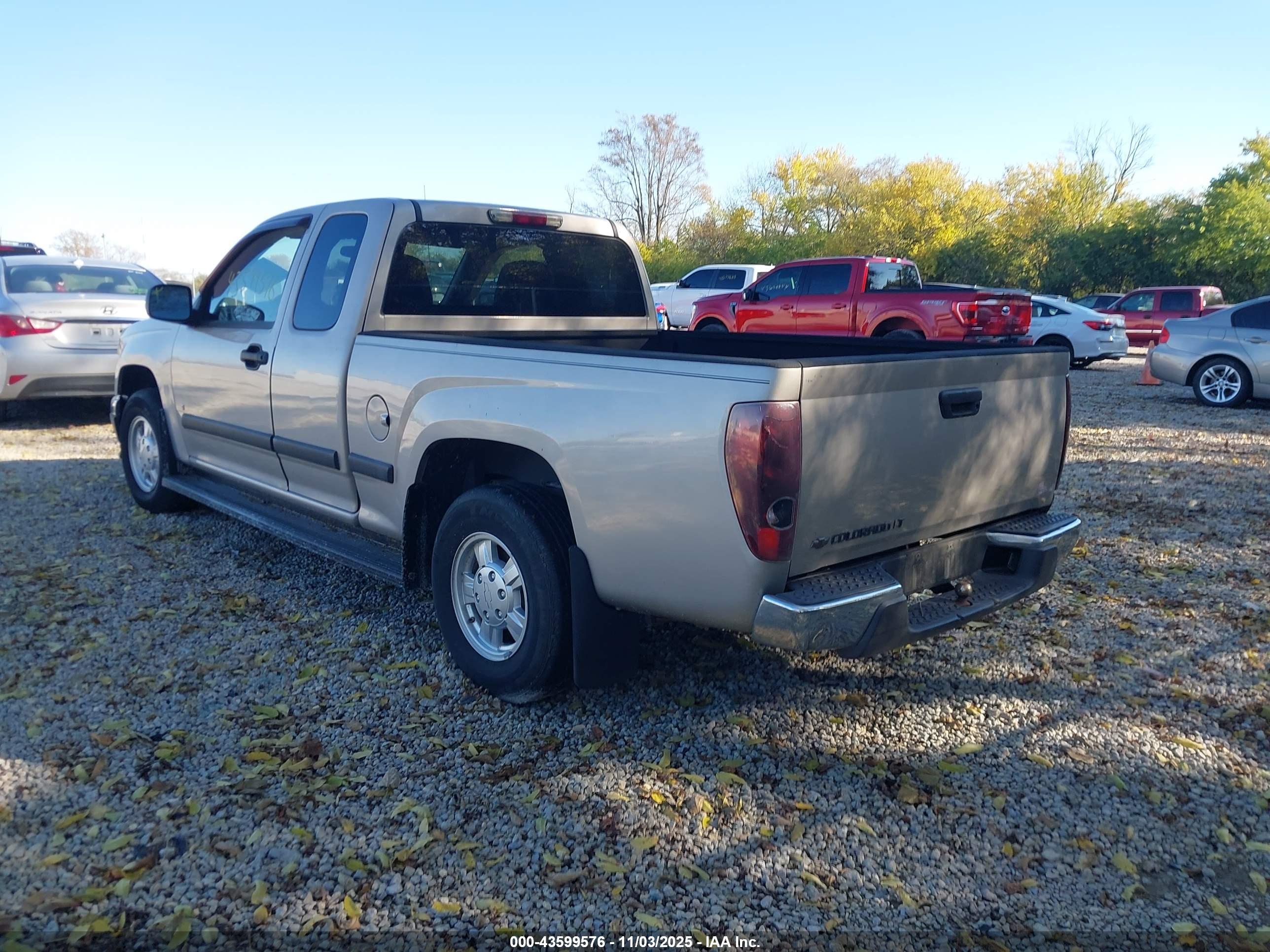 CHEVROLET COLORADO image 3