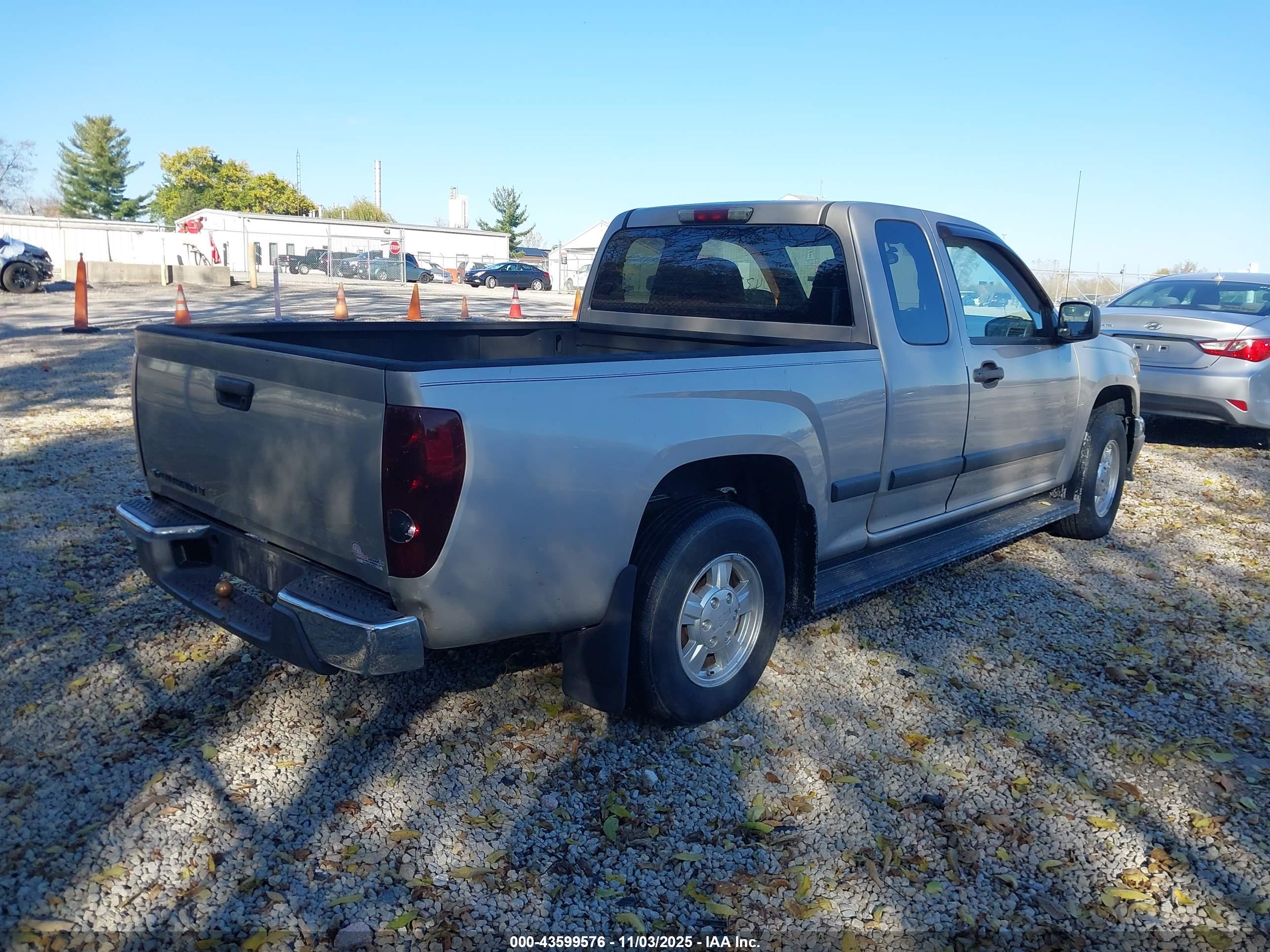 CHEVROLET COLORADO image 4