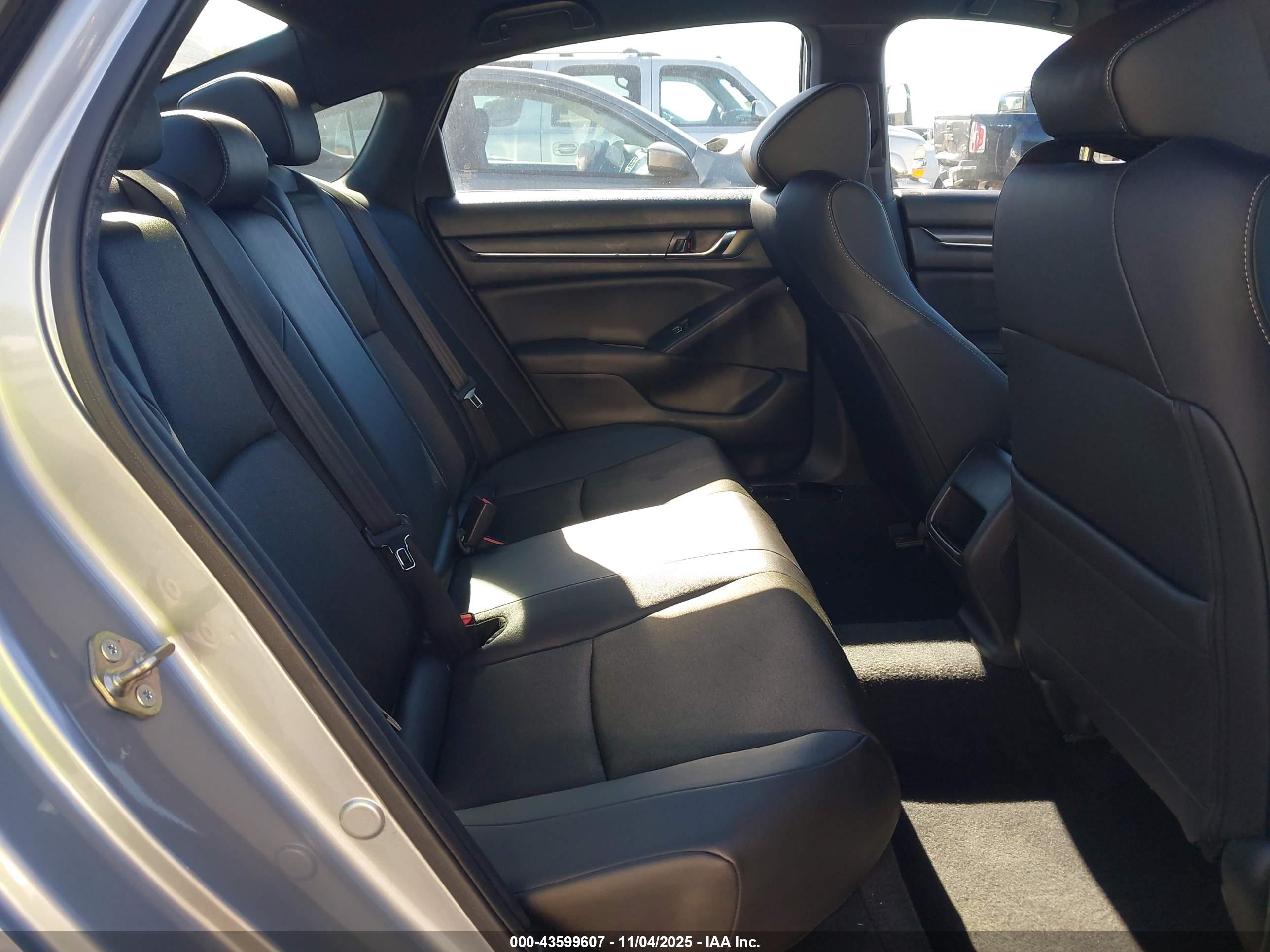 HONDA ACCORD image 8