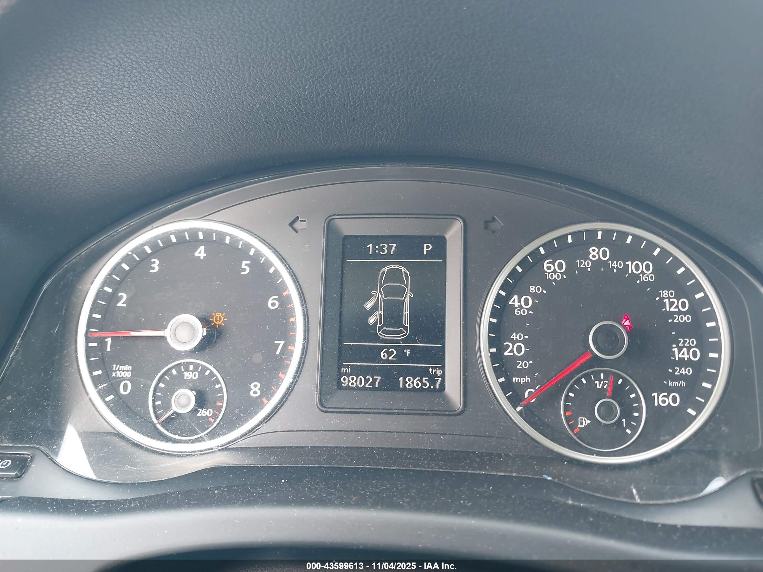 VOLKSWAGEN TIGUAN image 7