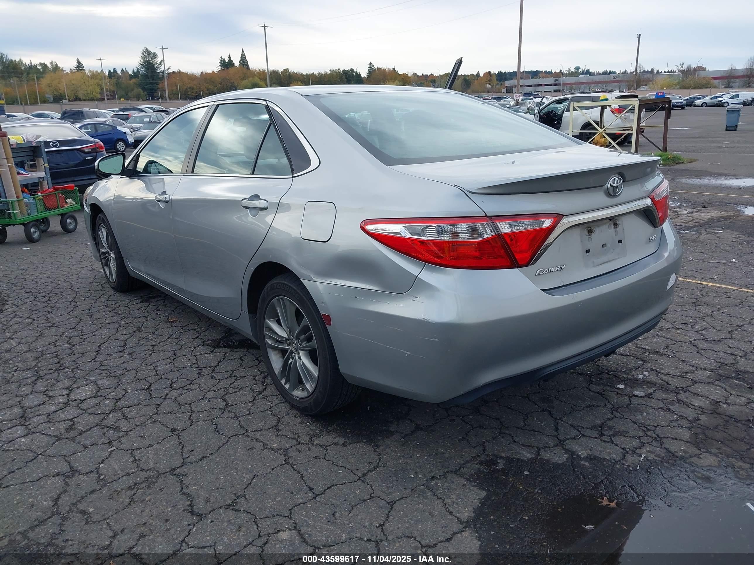 TOYOTA CAMRY image 3