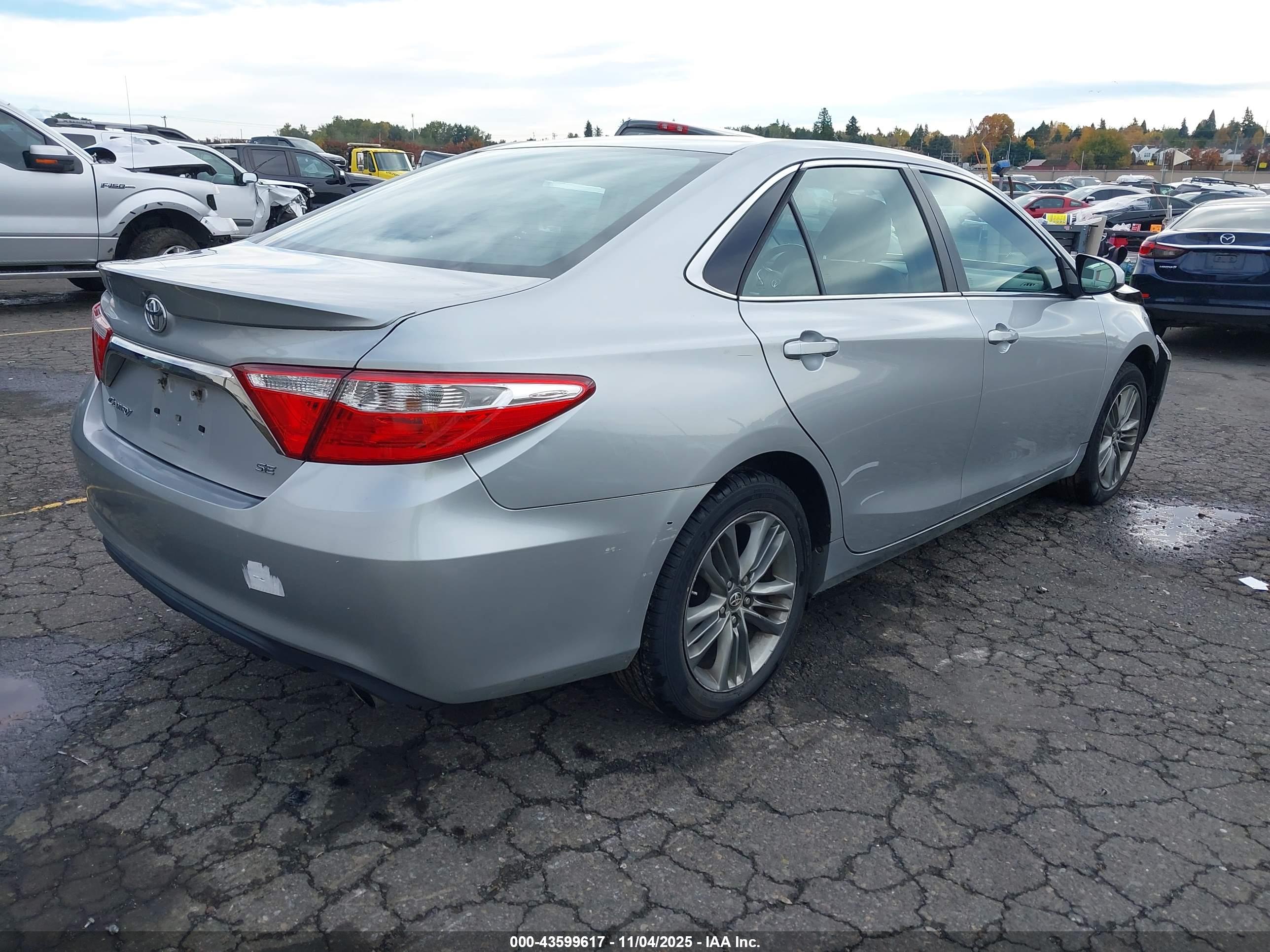 TOYOTA CAMRY image 4