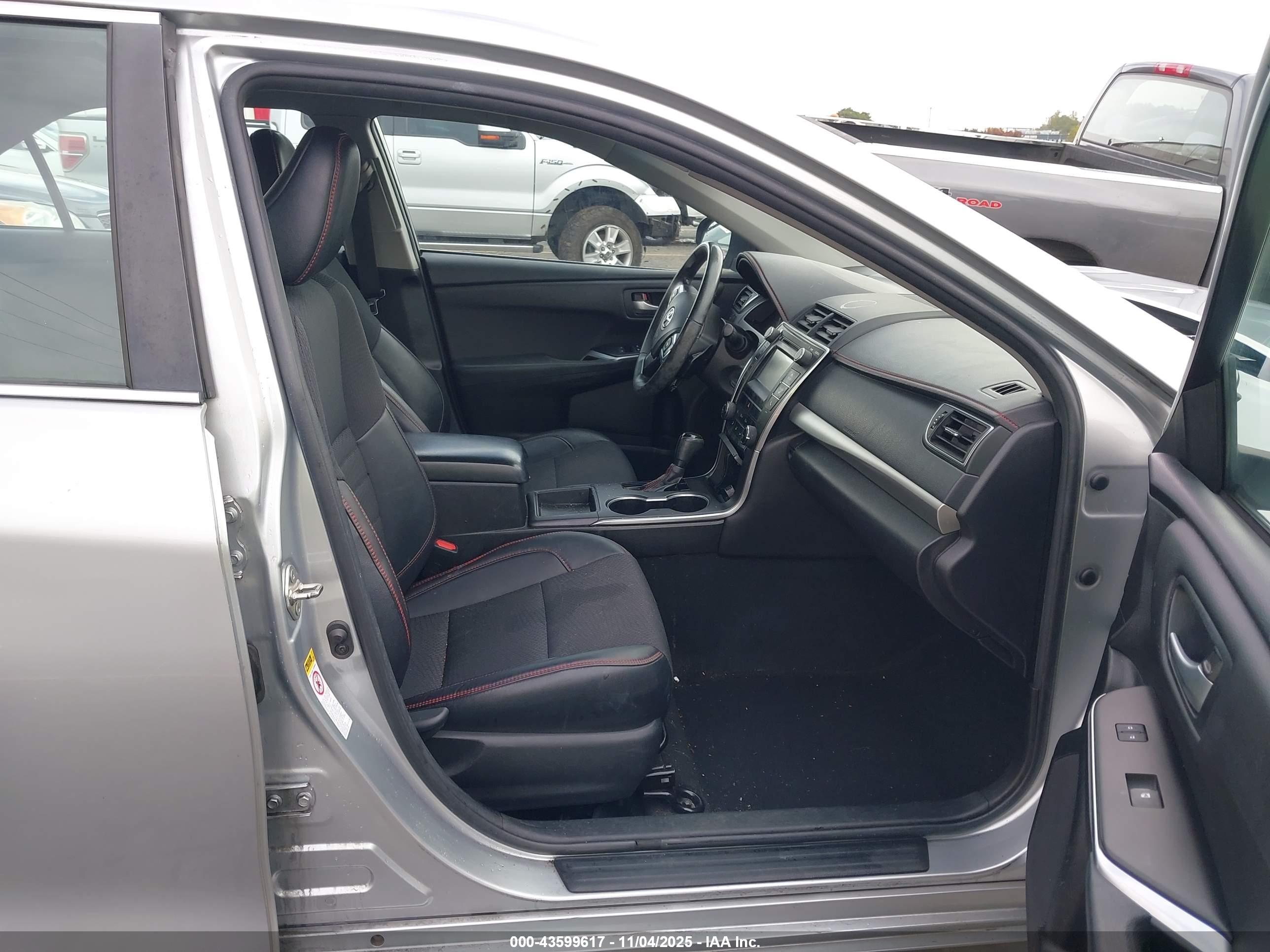 TOYOTA CAMRY image 5
