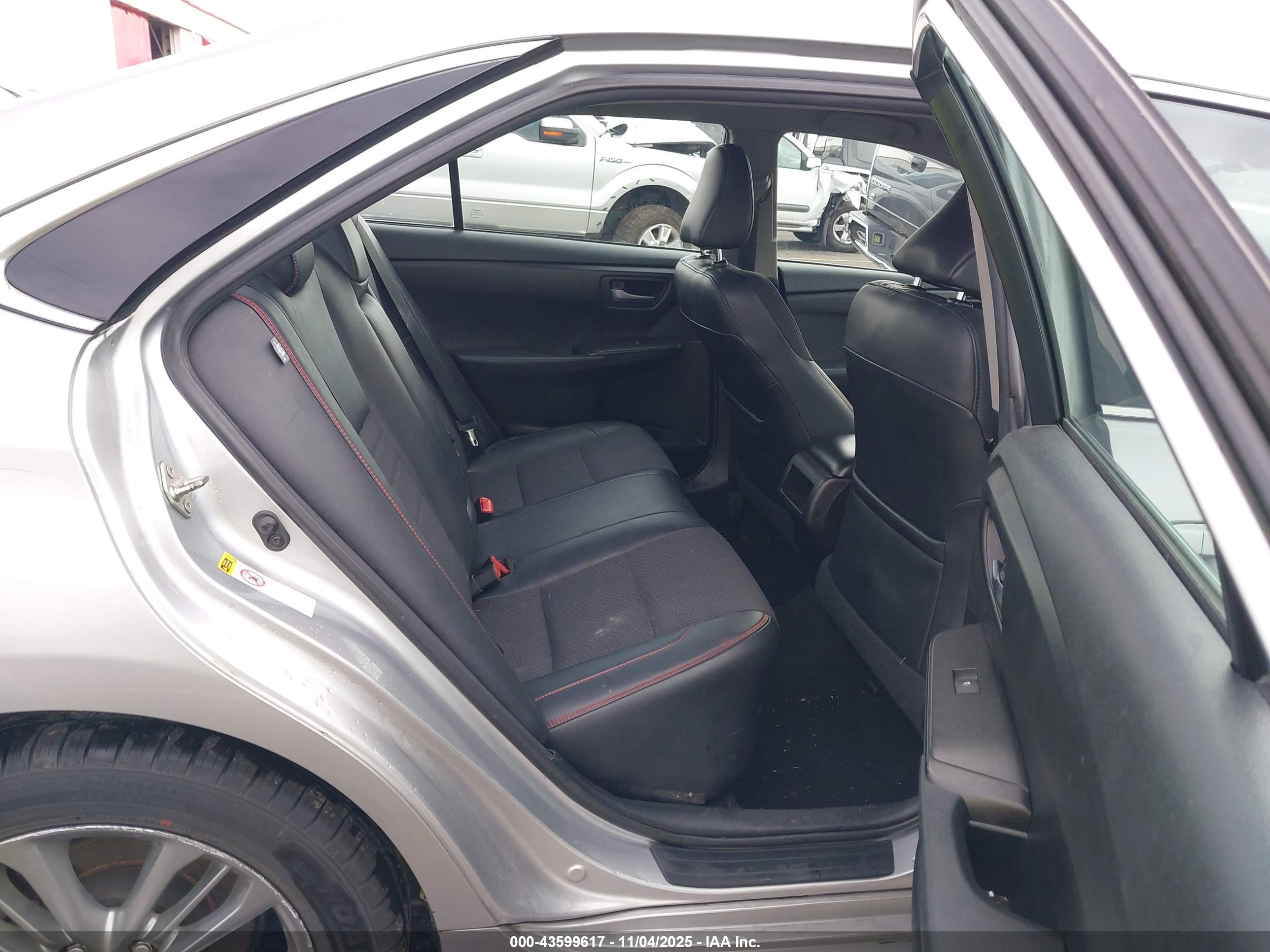 TOYOTA CAMRY image 8