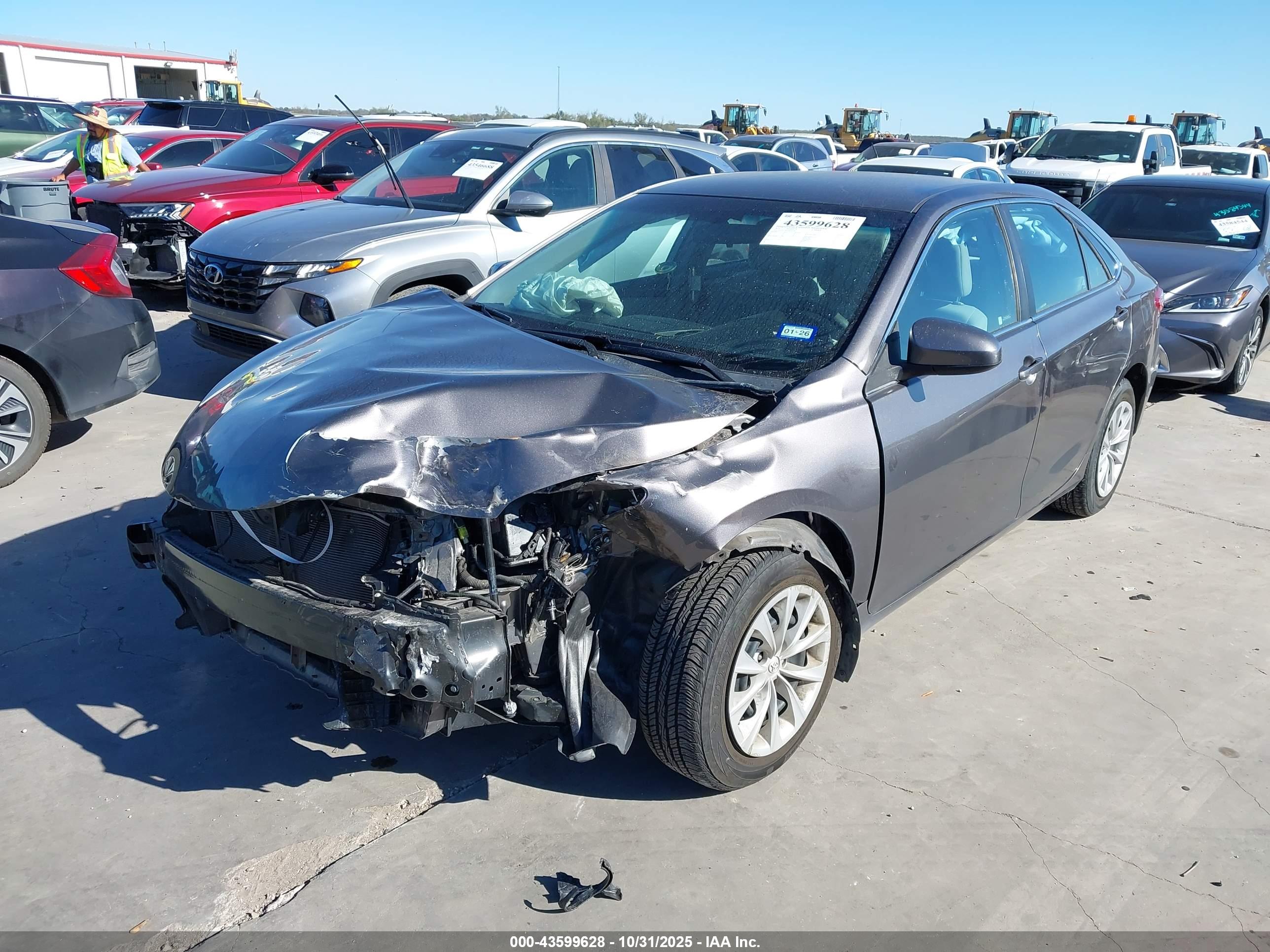 TOYOTA CAMRY image 2