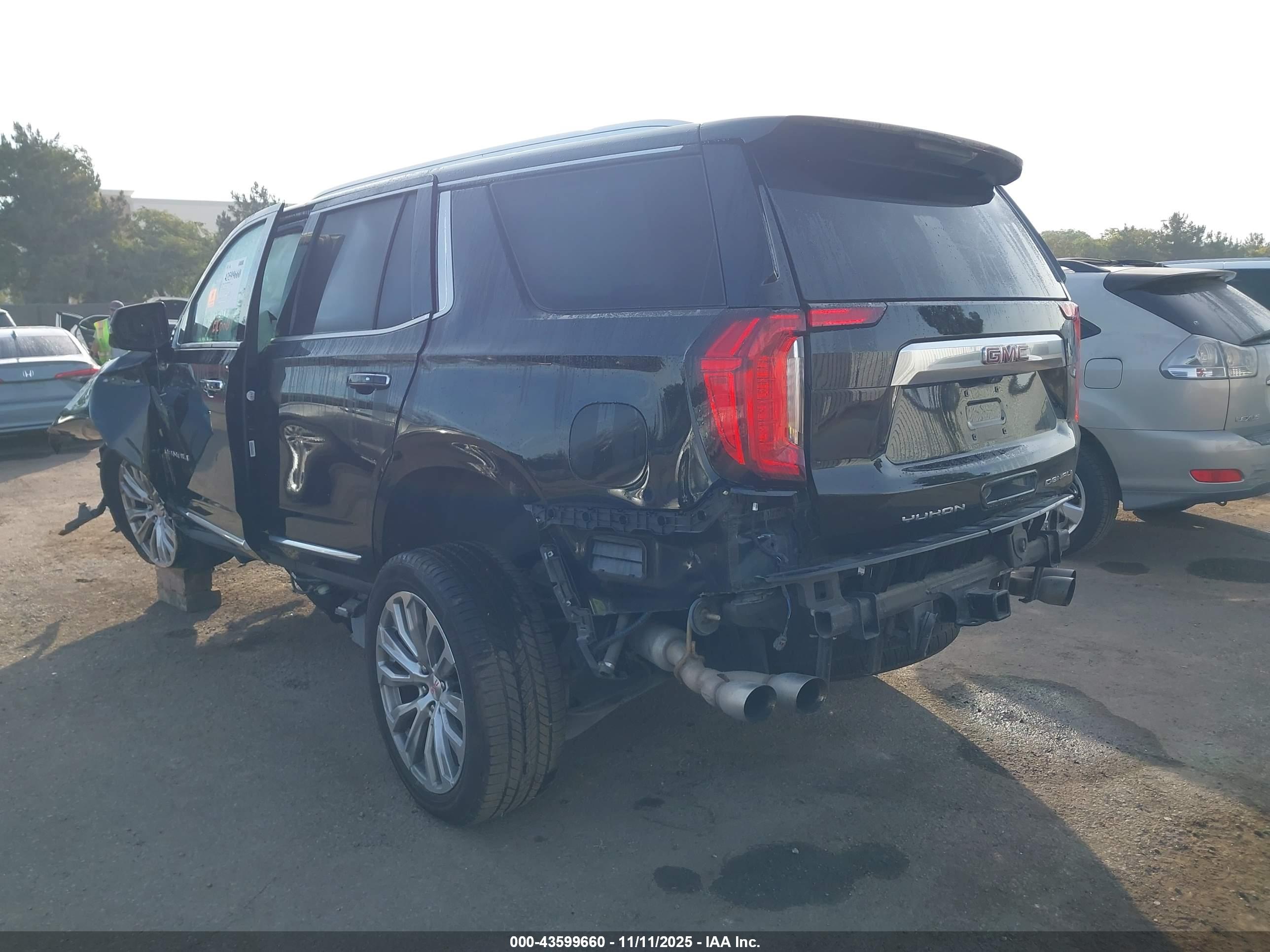 GMC YUKON image 3