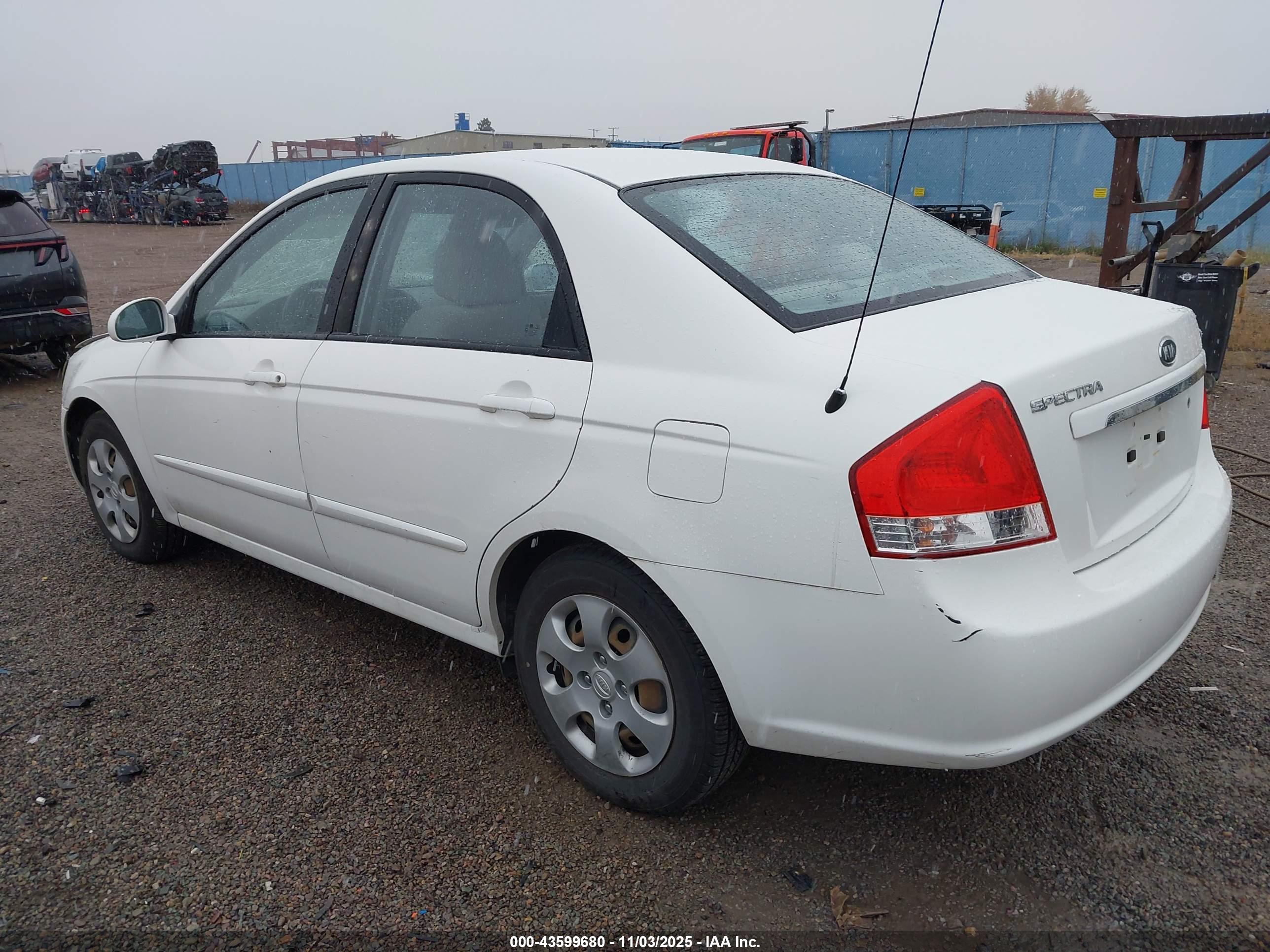 KIA SPECTRA image 3
