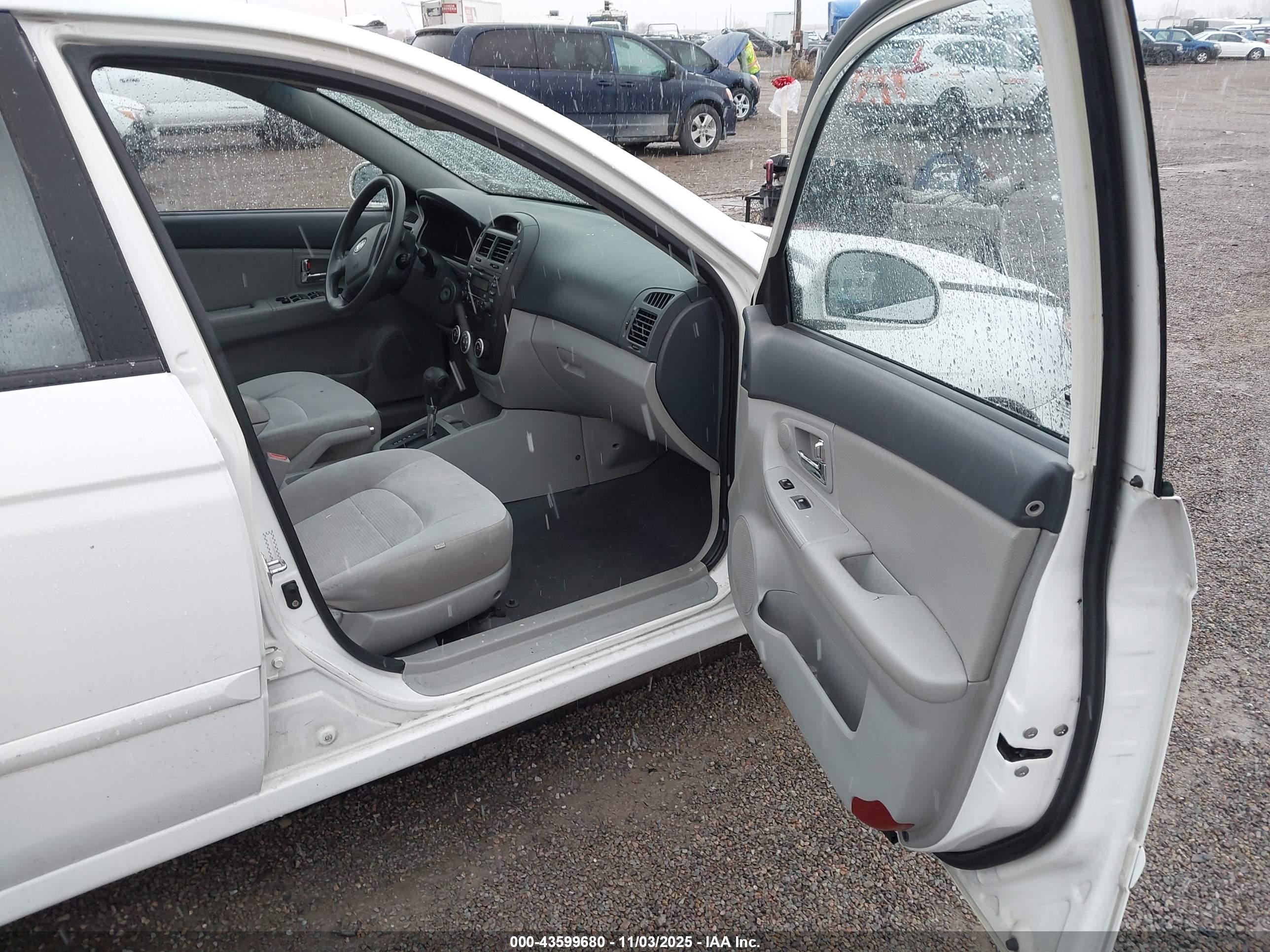 KIA SPECTRA image 5