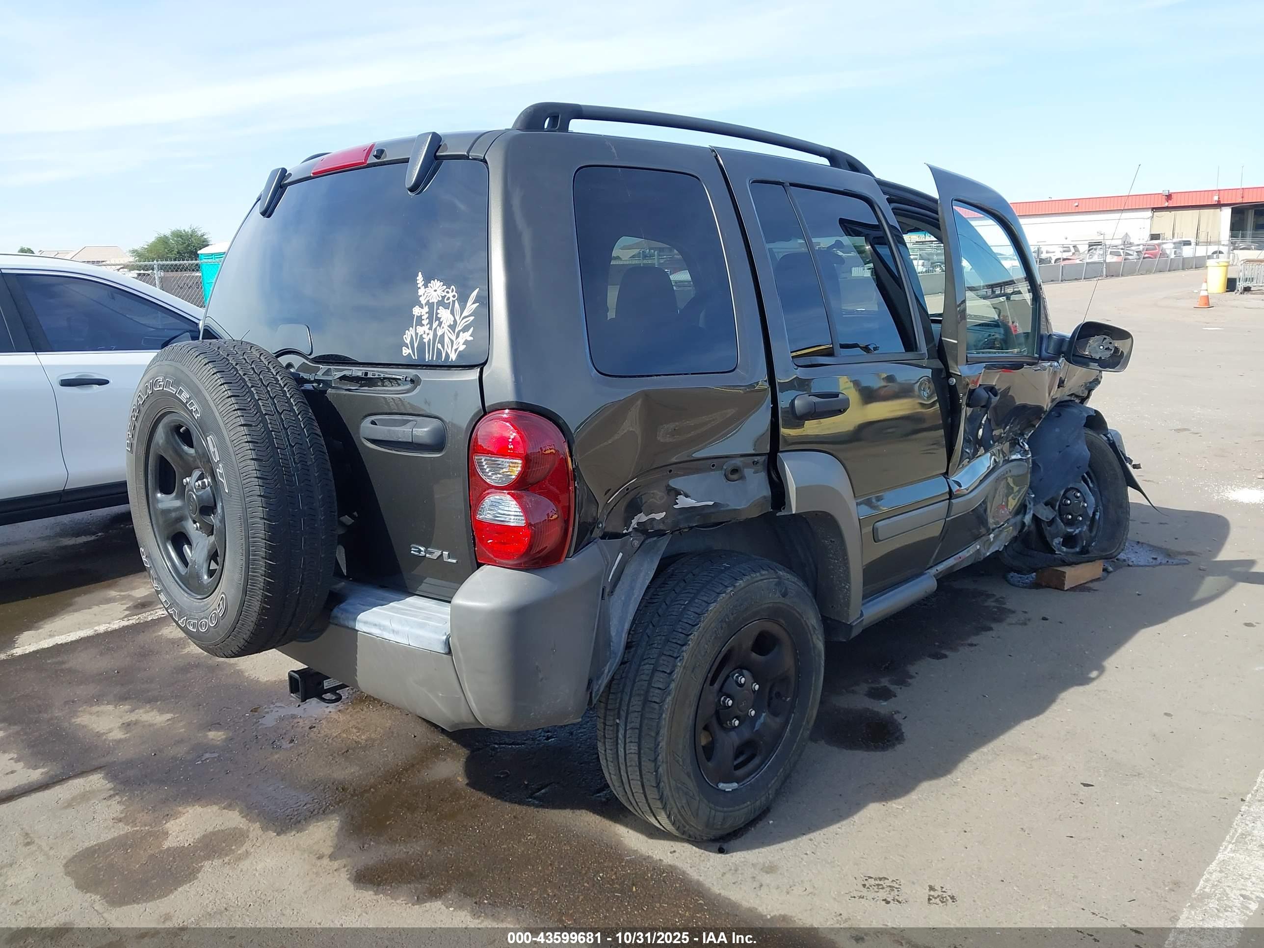 JEEP LIBERTY image 4