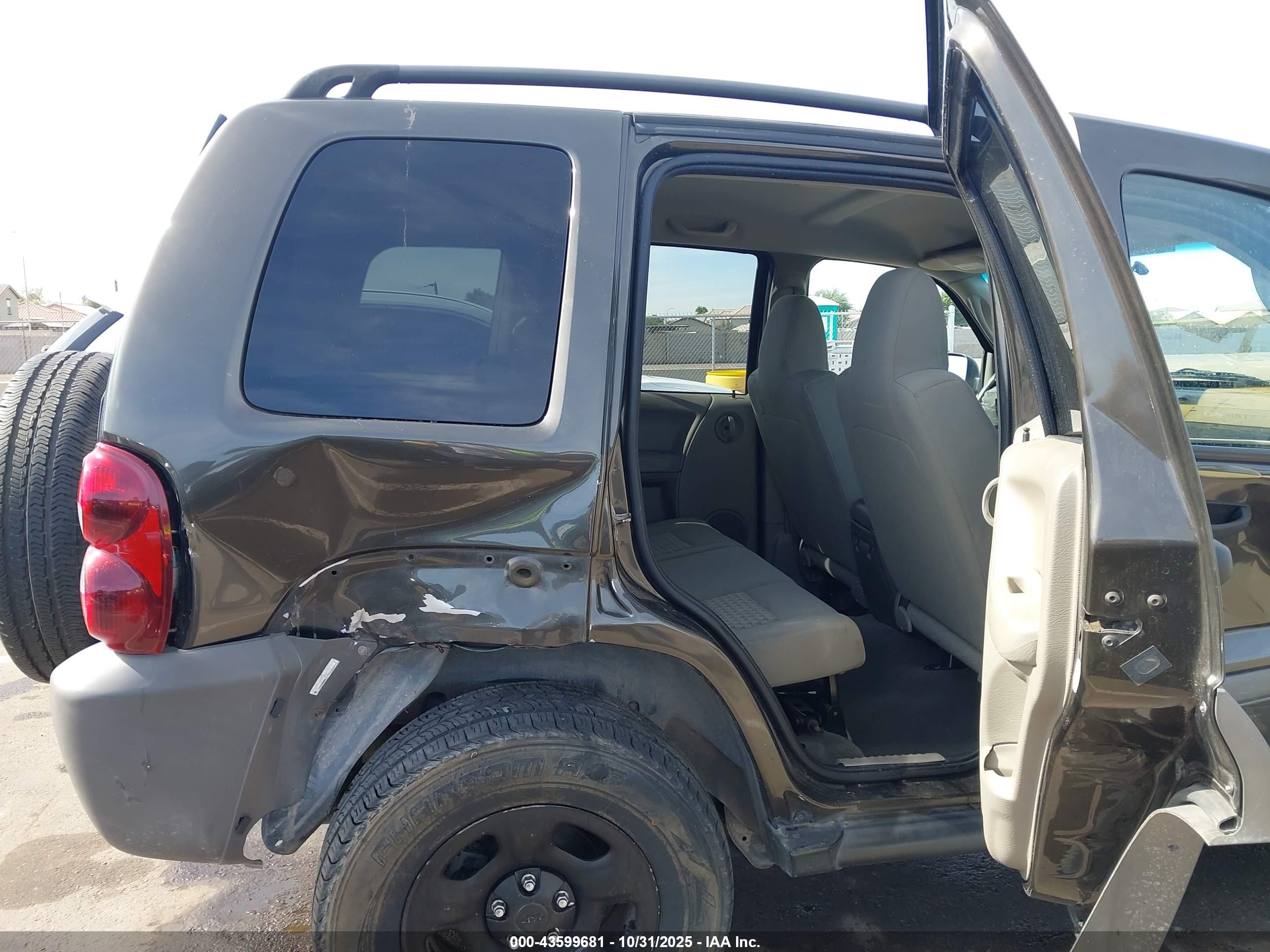 JEEP LIBERTY image 8