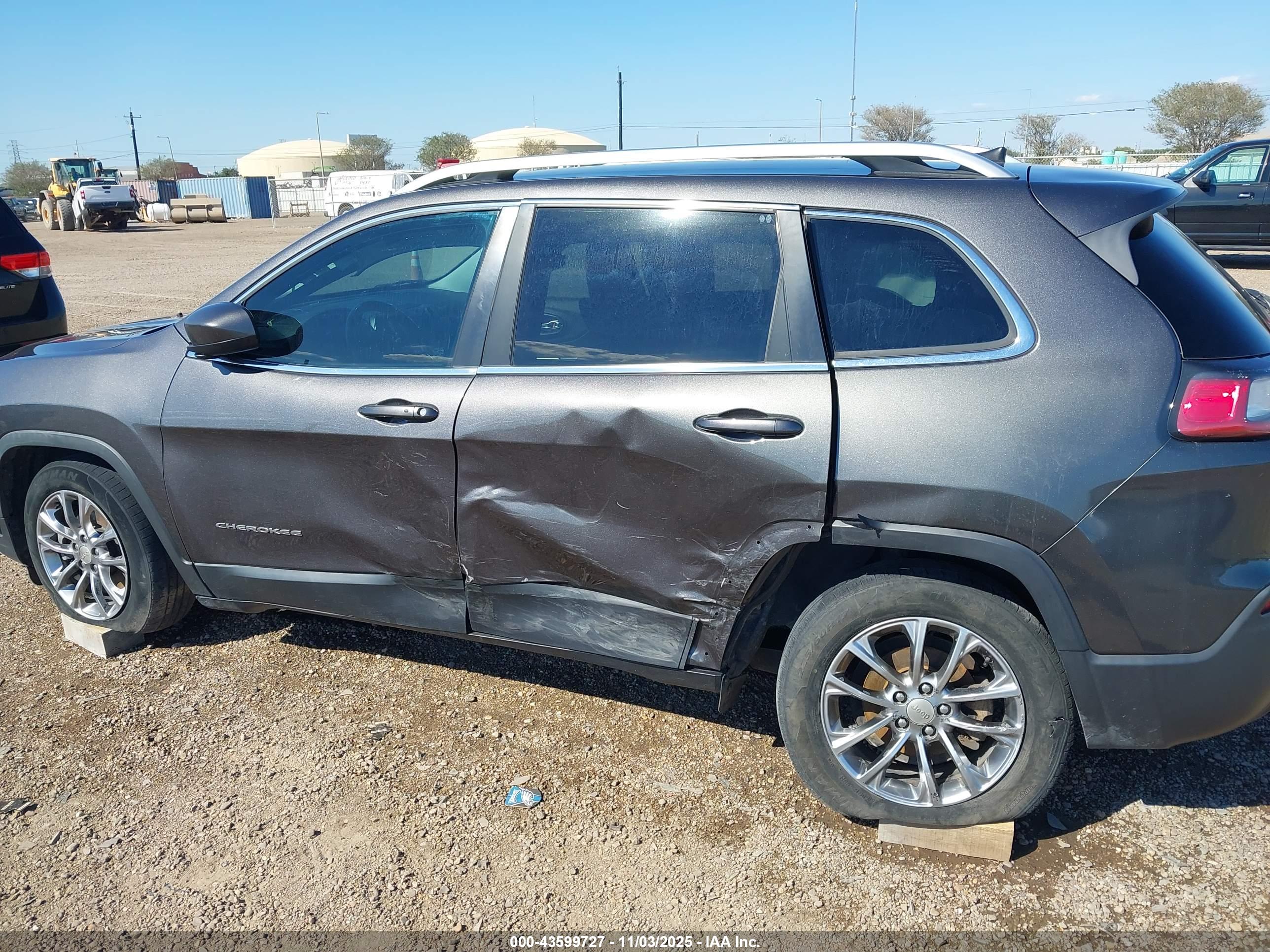 JEEP CHEROKEE image 6