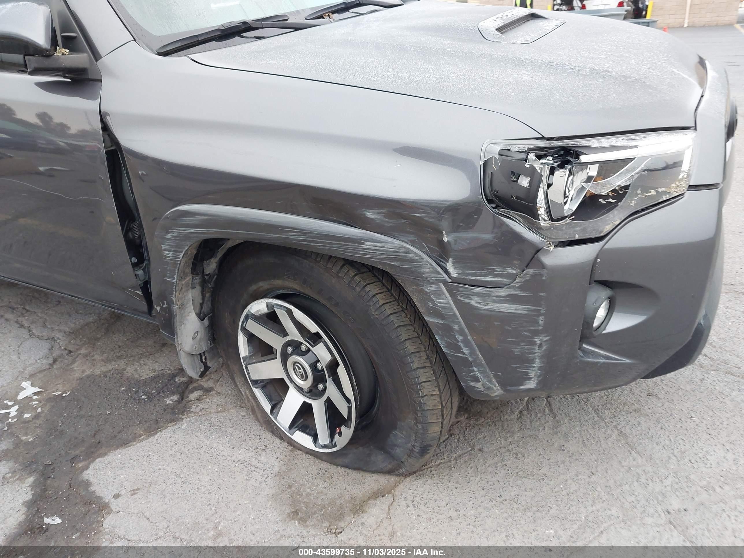 TOYOTA 4RUNNER image 6