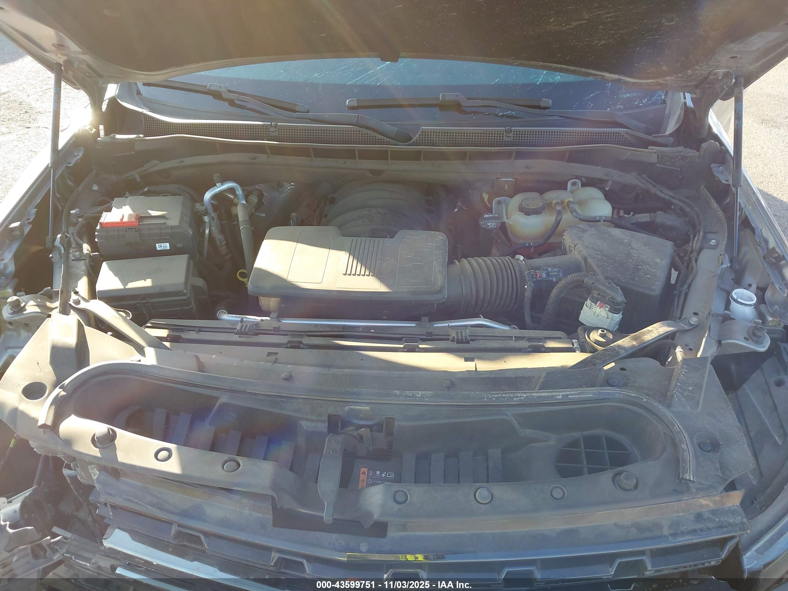 CHEVROLET SUBURBAN image 10