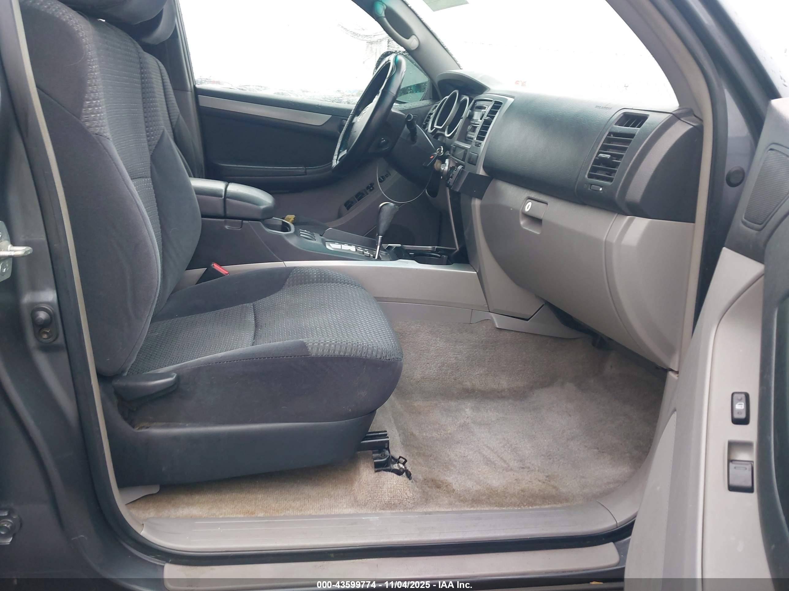 TOYOTA 4RUNNER image 5