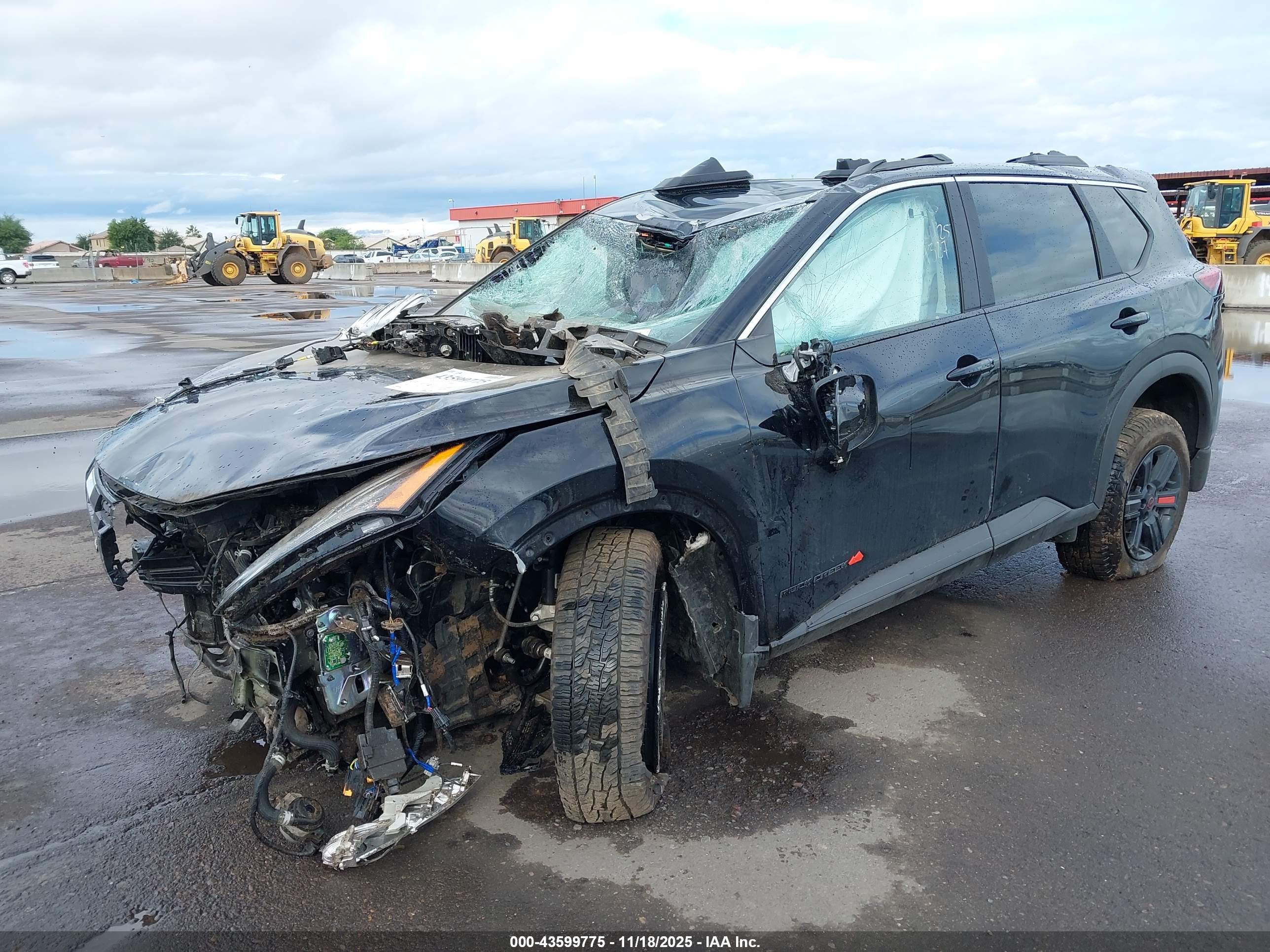 NISSAN ROGUE image 2