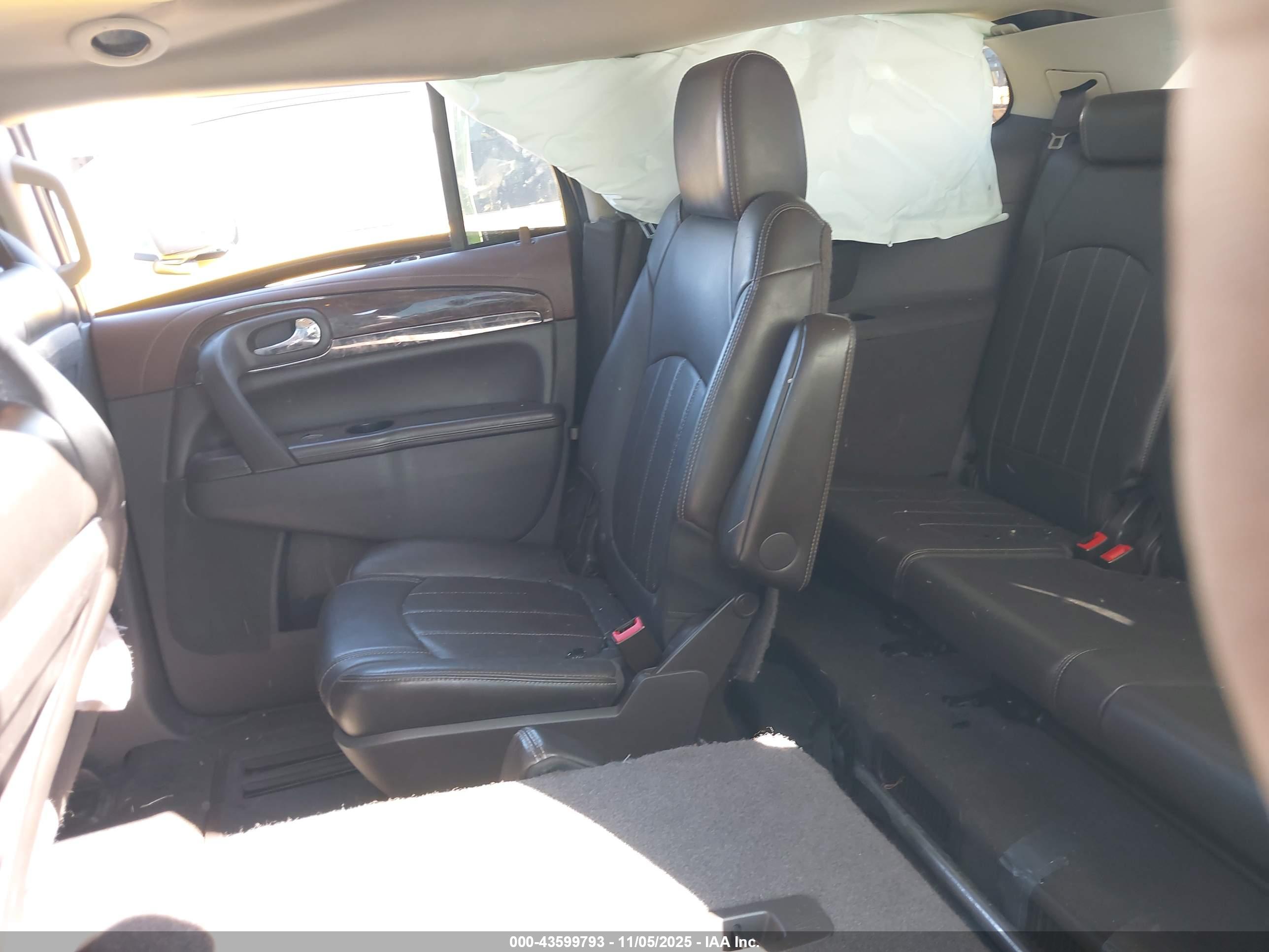 BUICK ENCLAVE image 8