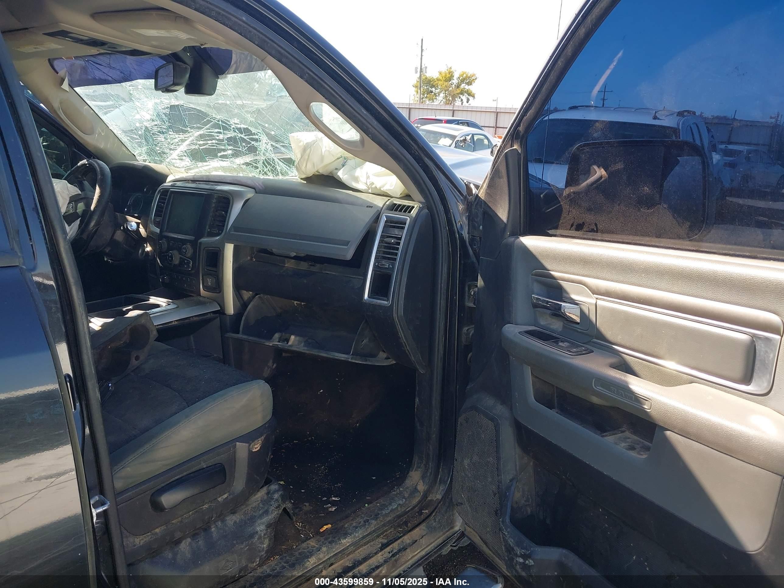 RAM 2500 image 5