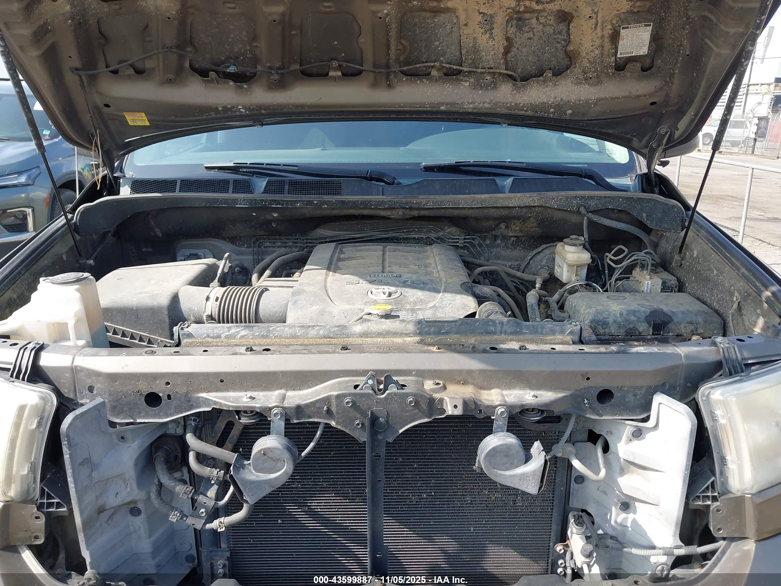 TOYOTA TUNDRA image 10