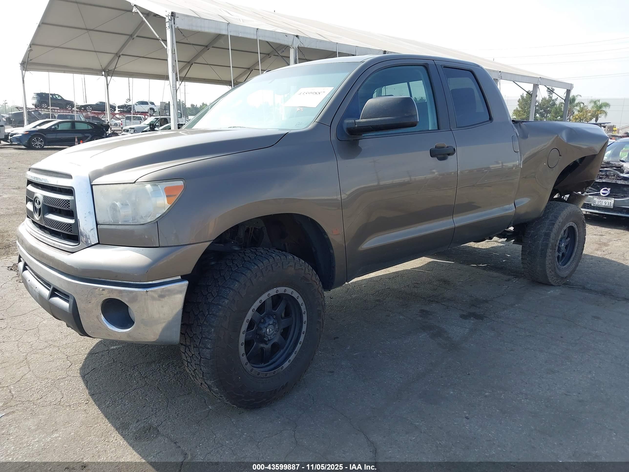 TOYOTA TUNDRA image 2