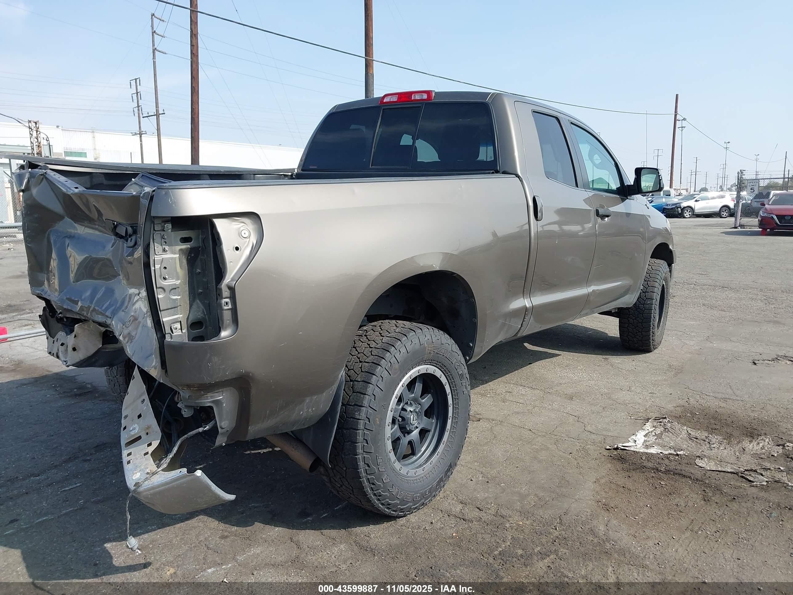 TOYOTA TUNDRA image 4
