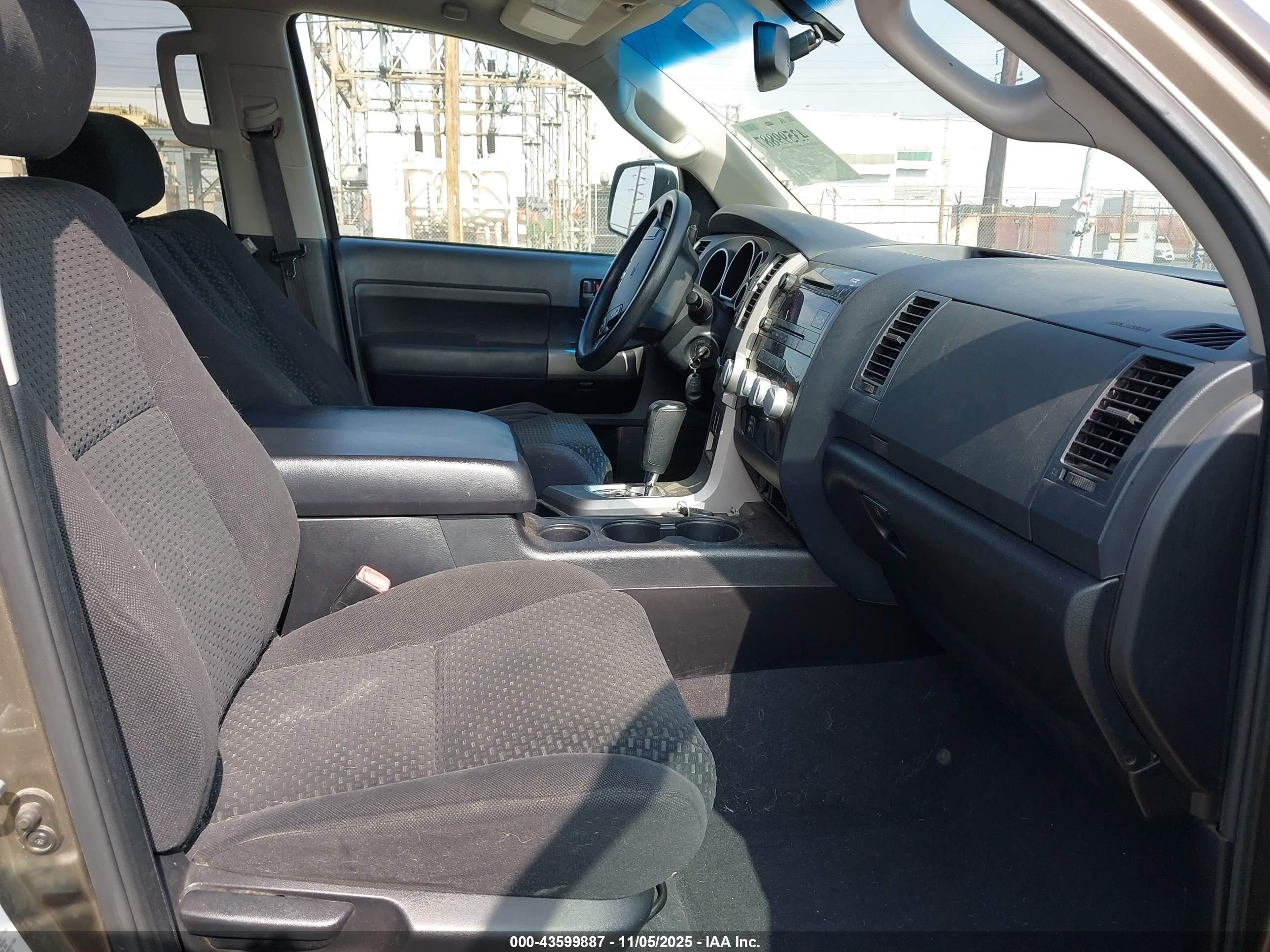 TOYOTA TUNDRA image 5