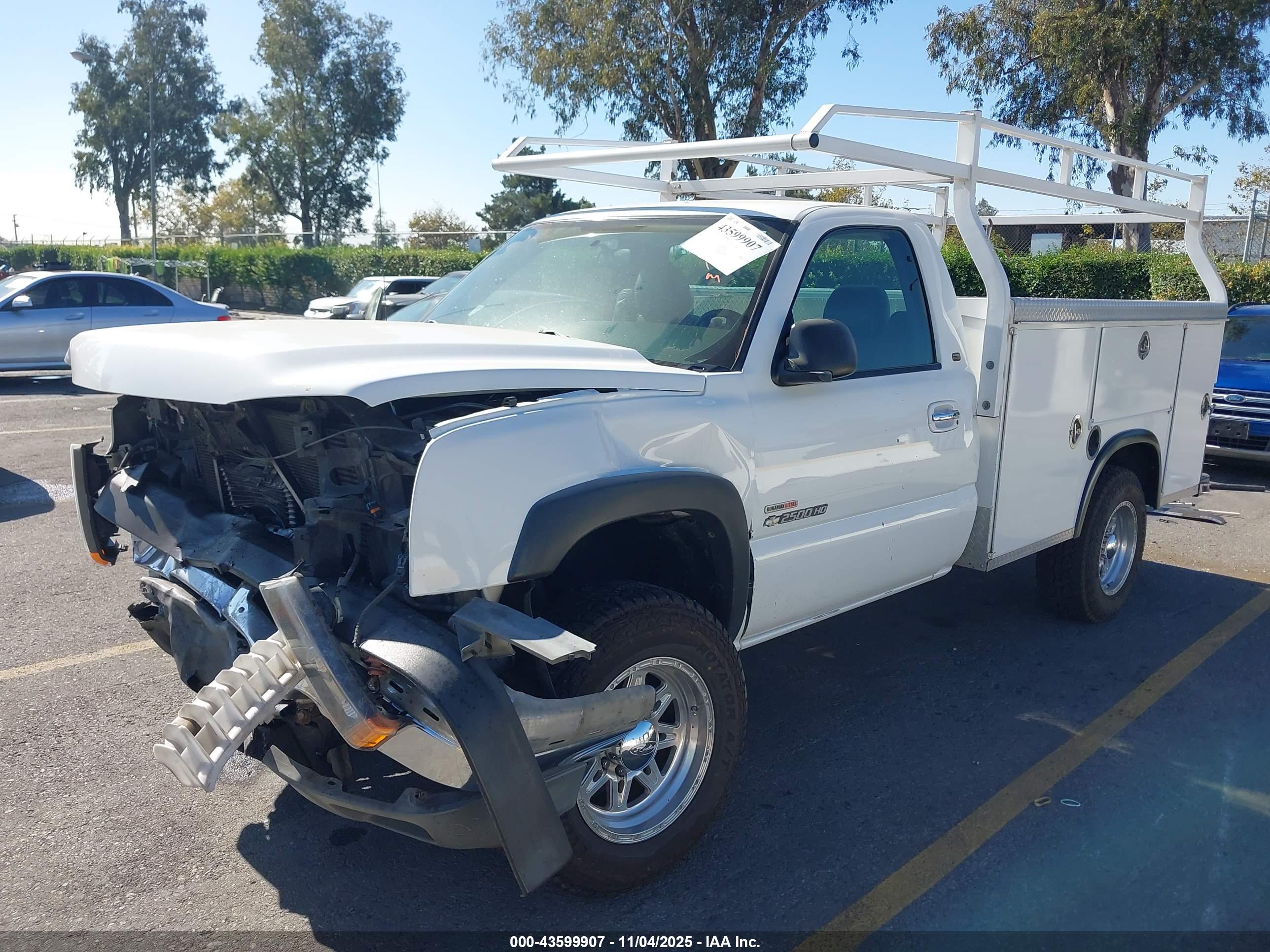 CHEVROLET SILVERADO image 2