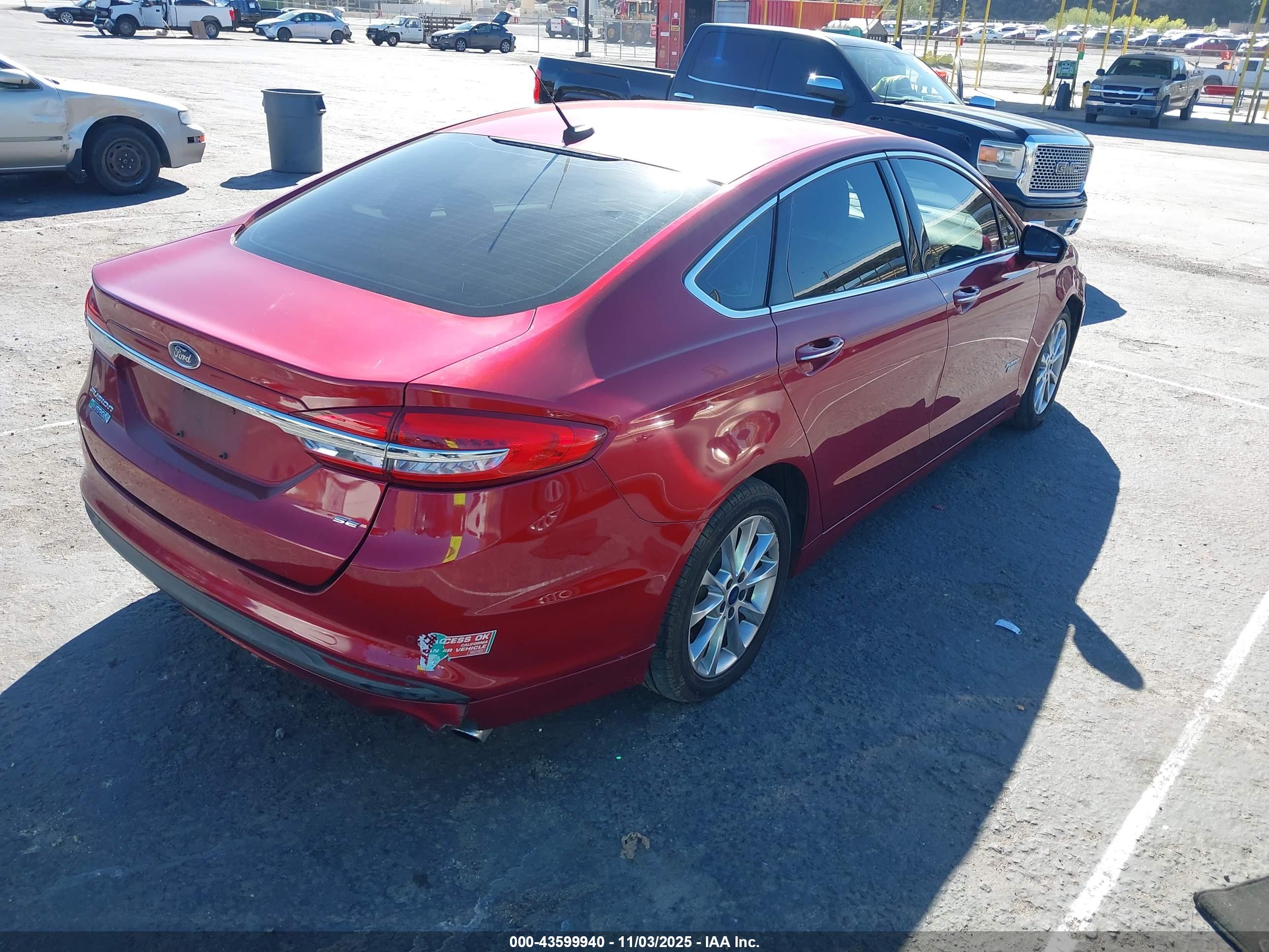 FORD FUSION image 4