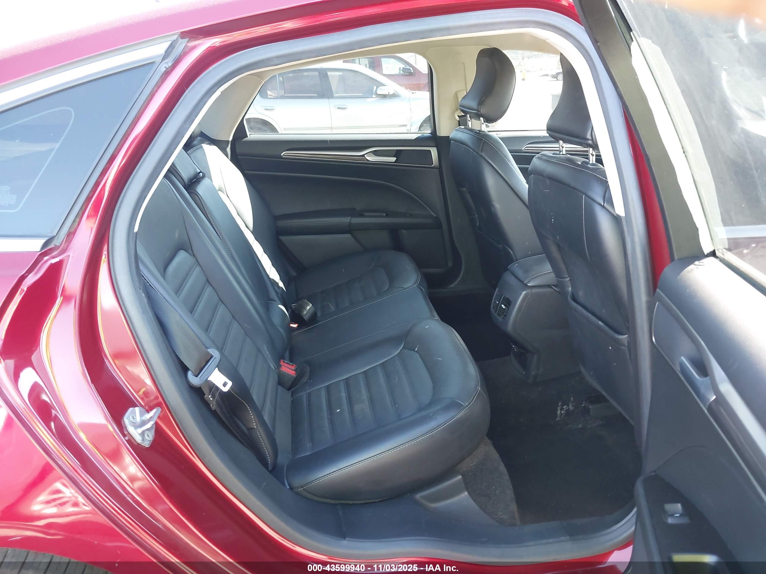 FORD FUSION image 8